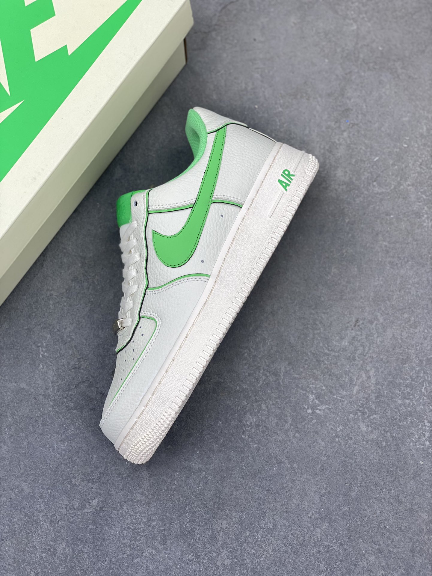 Nike Air Force 1 '07 Low White Green Casual Sneaker Shoes UH8958-022 9 i1717778141 4877 3