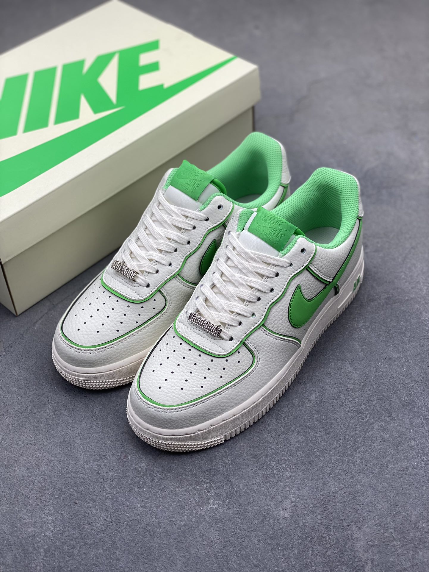 Nike Air Force 1 '07 Low White Green Casual Sneaker Shoes UH8958-022 10 i1717778142 1548 8