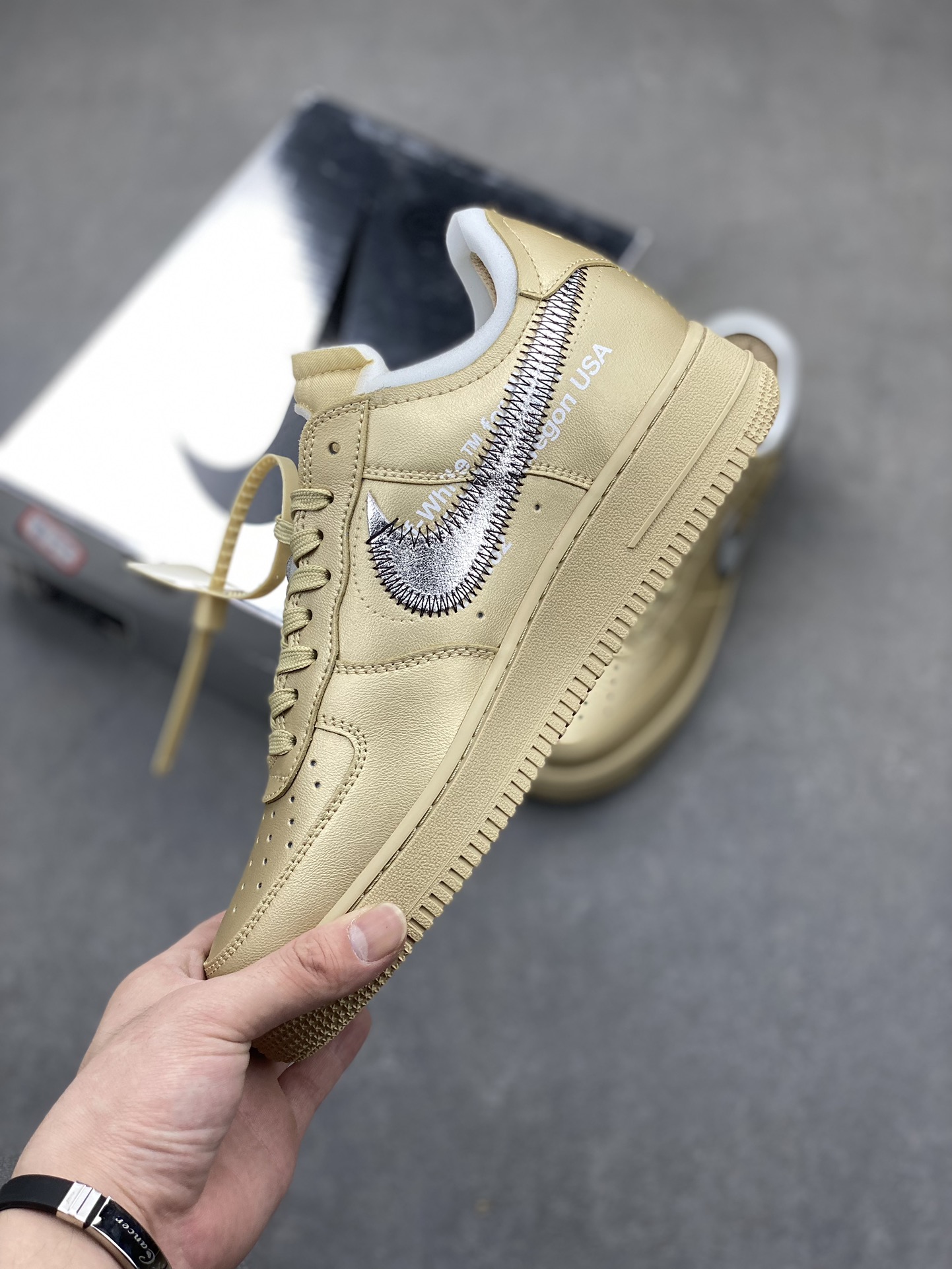 Off-White x Nike Air Force 1 Low '07 'Metal Gold' Casual Sneakers 4 i1717914235 4132 6