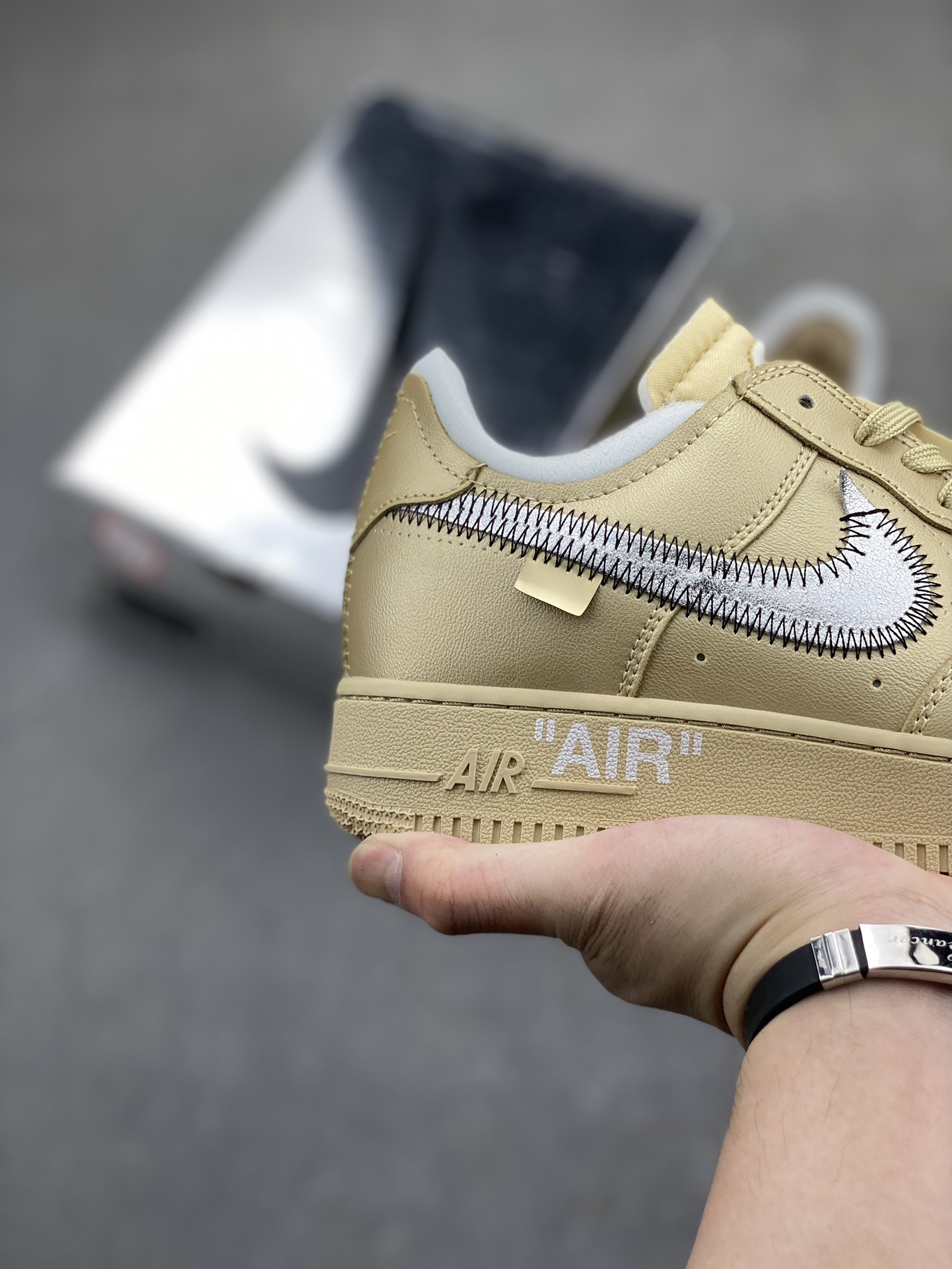 Off-White x Nike Air Force 1 Low '07 'Metal Gold' Casual Sneakers 6 i1717914235 7751 7