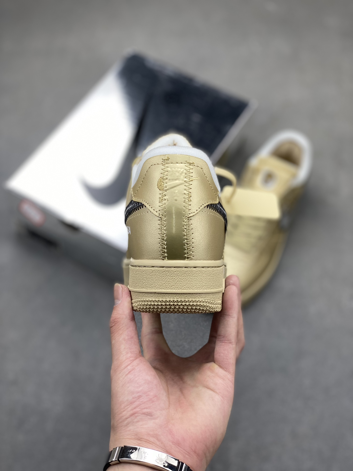 Off-White x Nike Air Force 1 Low '07 'Metal Gold' Casual Sneakers 5 i1717914235 7863 5
