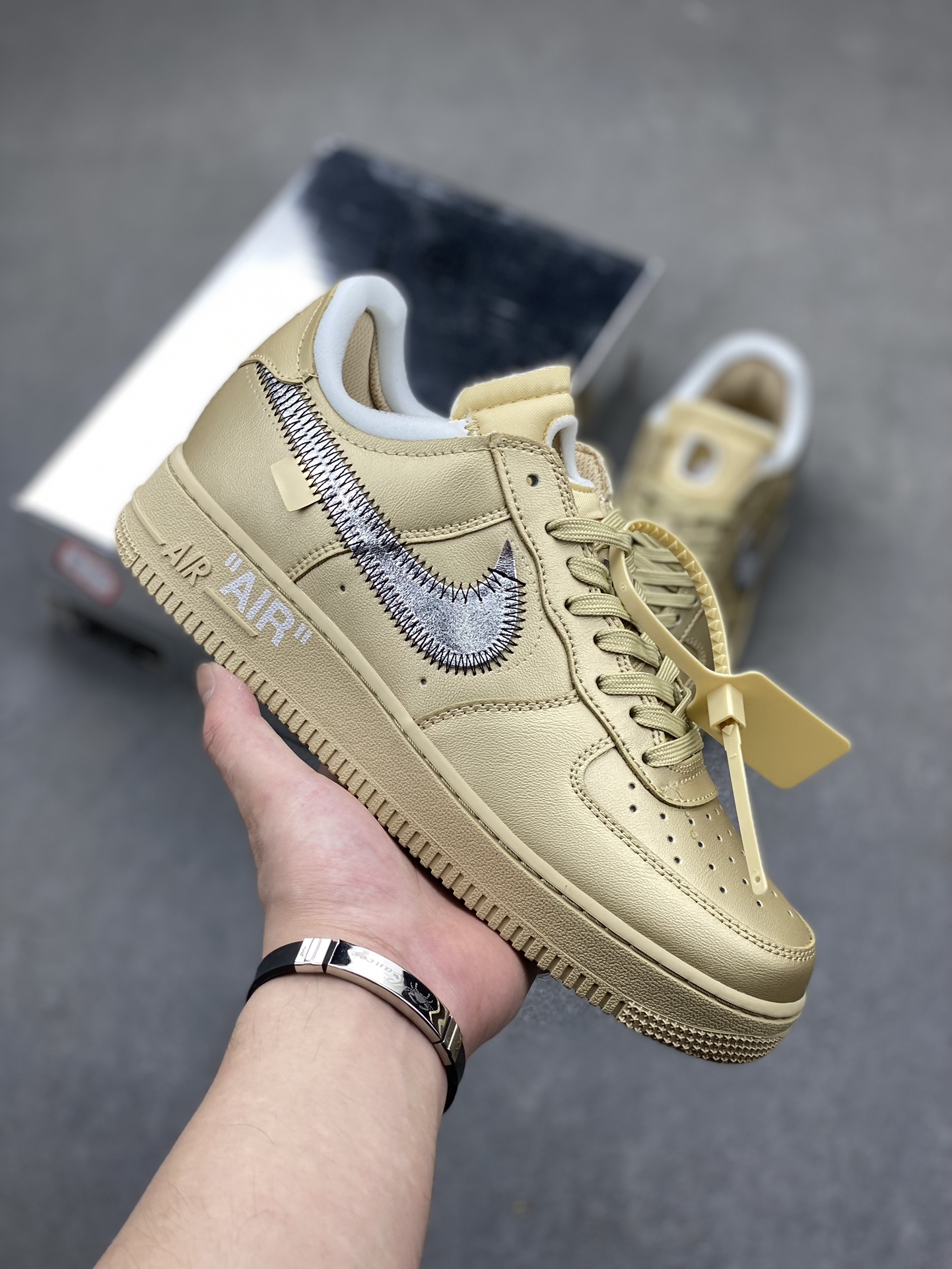 Off-White x Nike Air Force 1 Low '07 'Metal Gold' Casual Sneakers 2 i1717914235 8328 1
