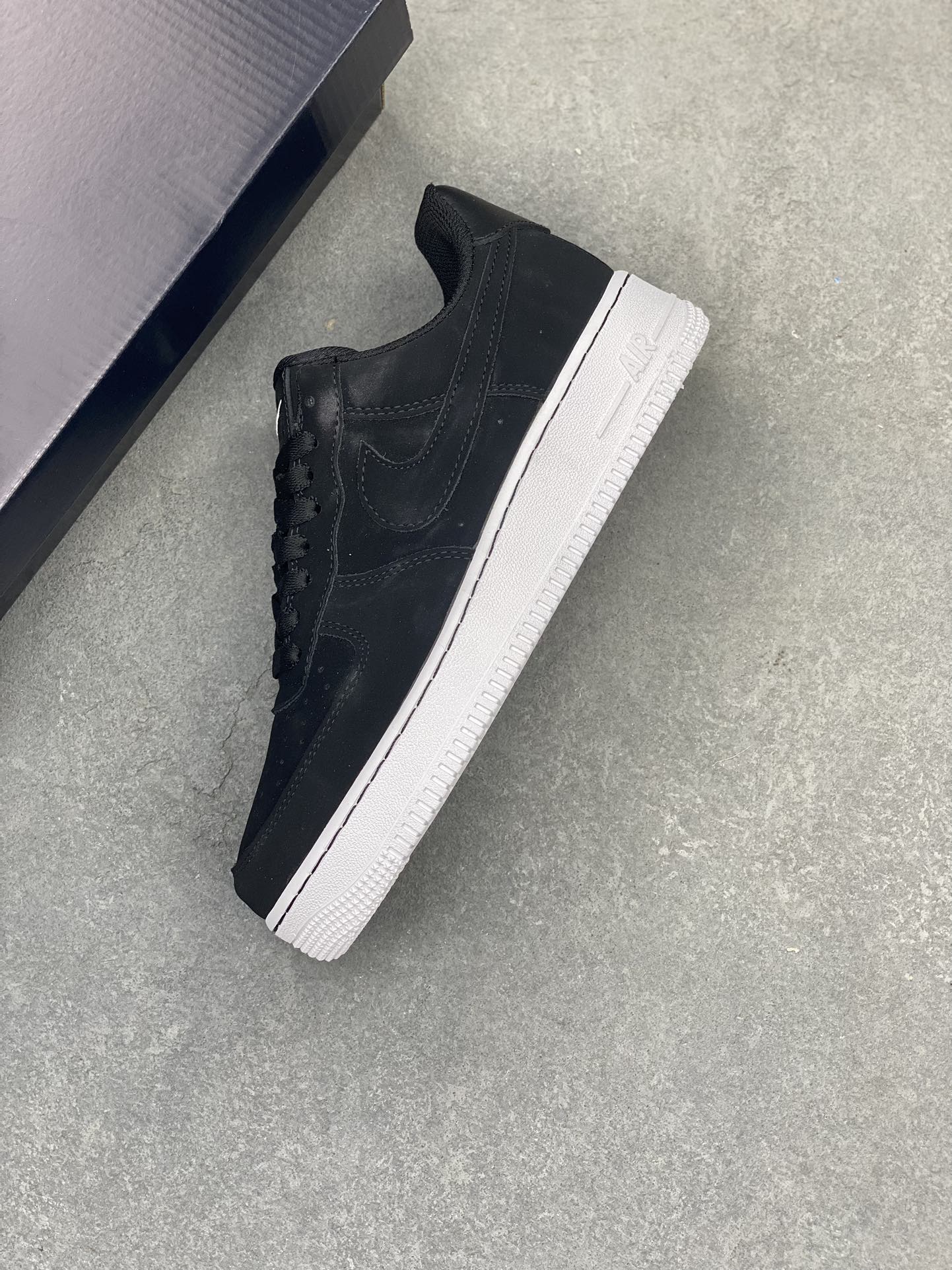 Nike Air Force 1 Low '07 Black/White - Iconic Style & Comfort Sneakers 8 i1718134060 1541 1