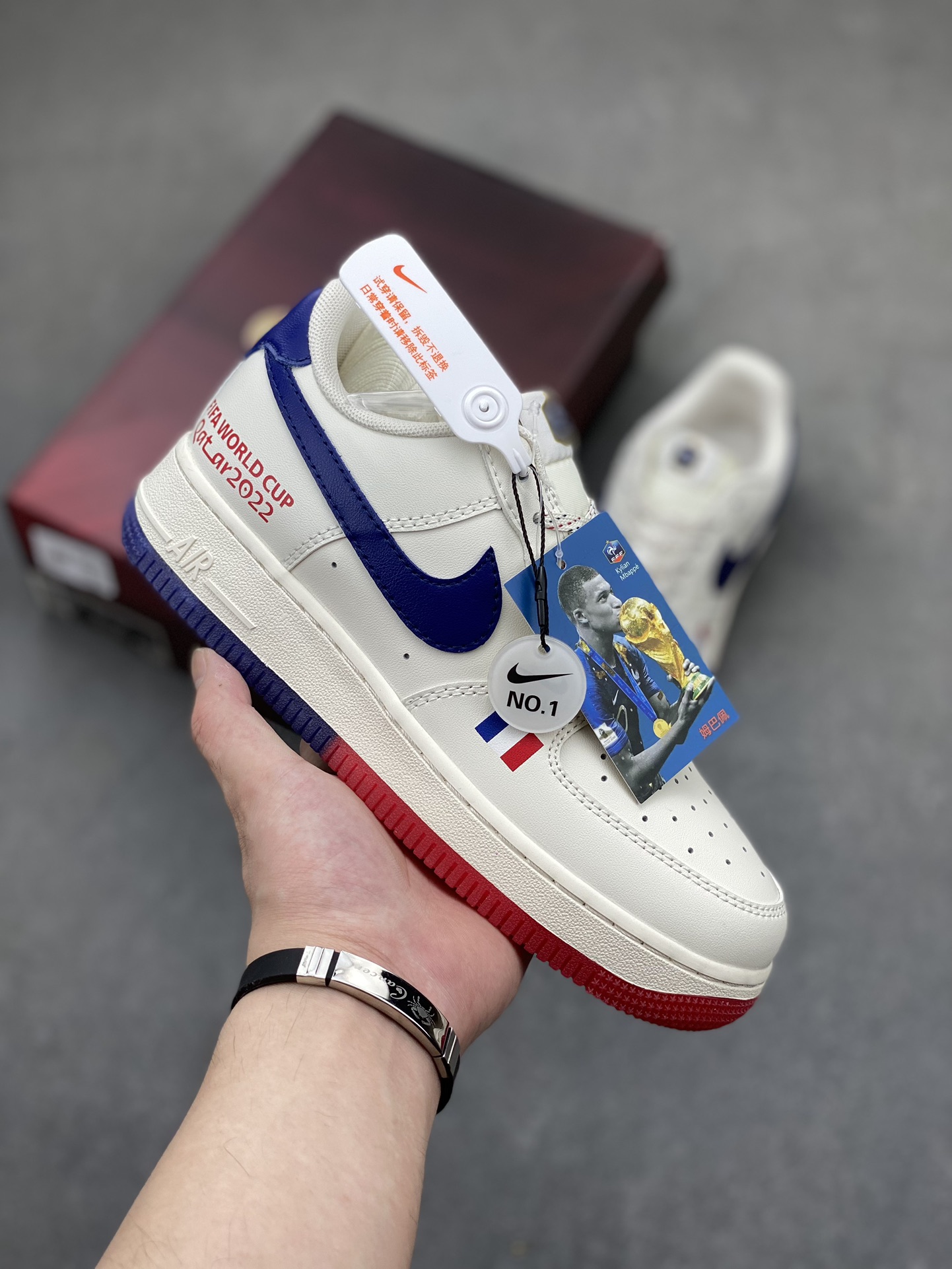 Nike Air Force 1 '07 40th Anniversary White Black Sneakers 2 i1718224127 1784 1