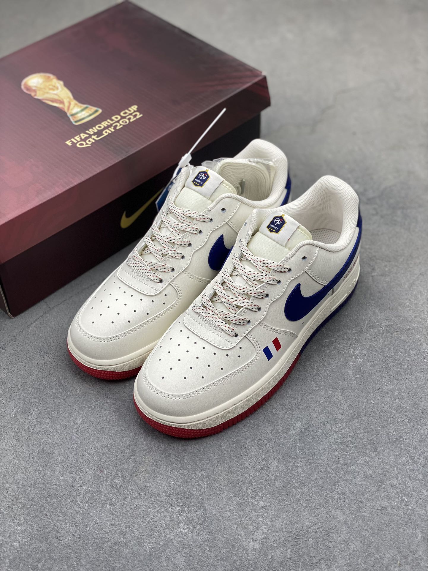 Nike Air Force 1 '07 40th Anniversary White Black Sneakers 9 i1718224127 6177 7