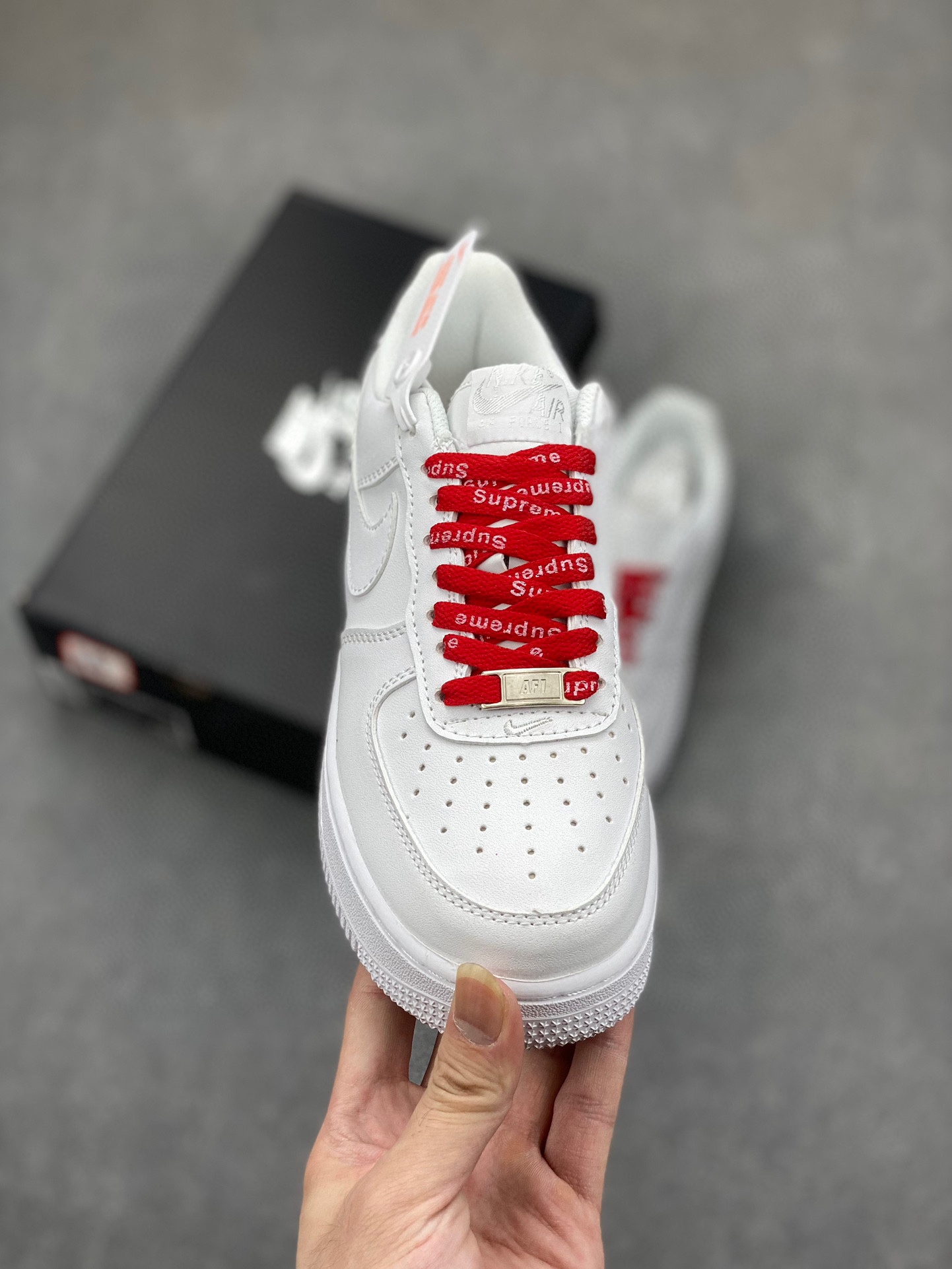 Nike Air Force 1 Low x Supreme White CU9225-100 Sneakers 3 i1718224283 0 2