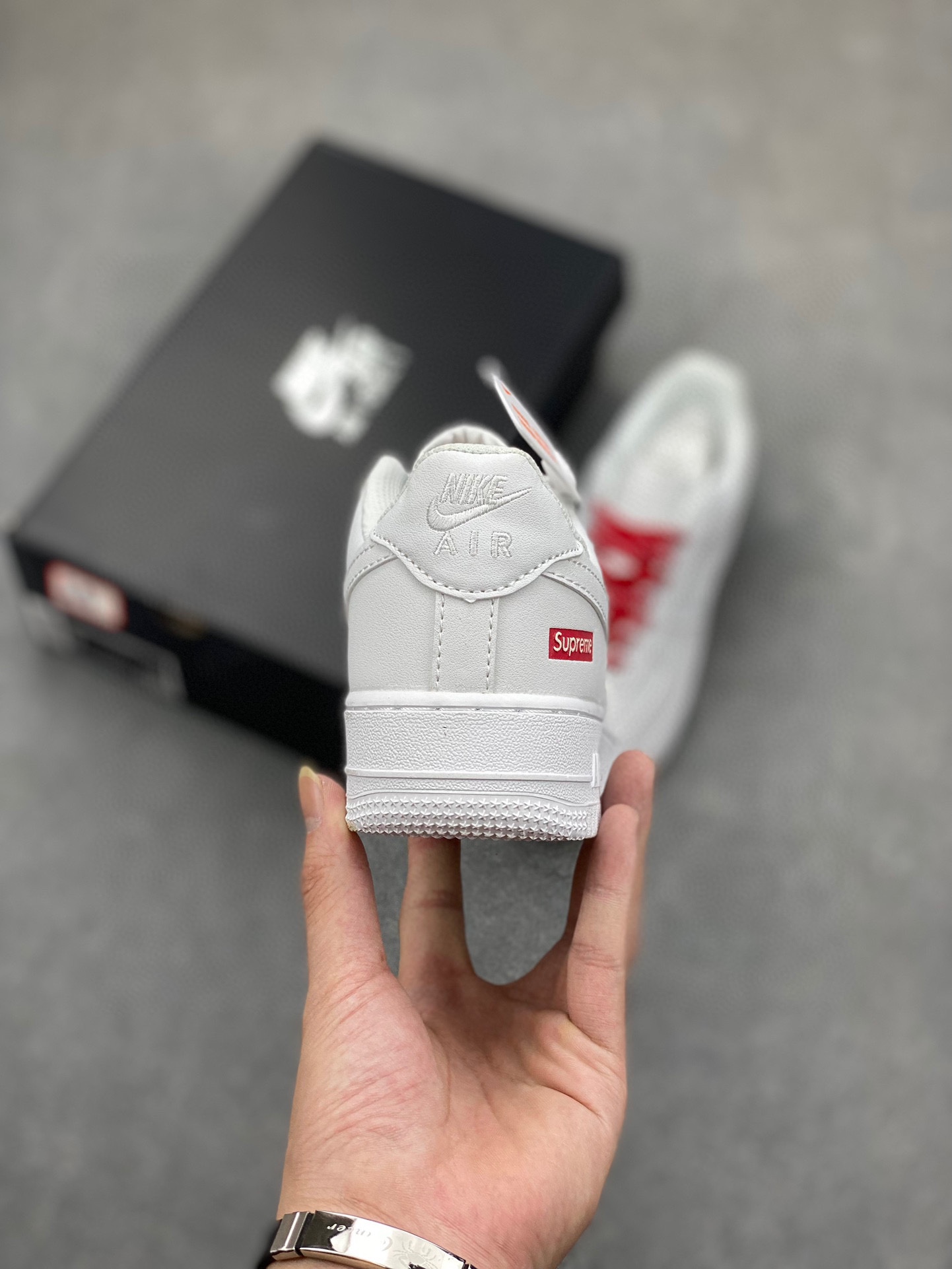 Nike Air Force 1 Low x Supreme White CU9225-100 Sneakers 5 i1718224283 3800 6