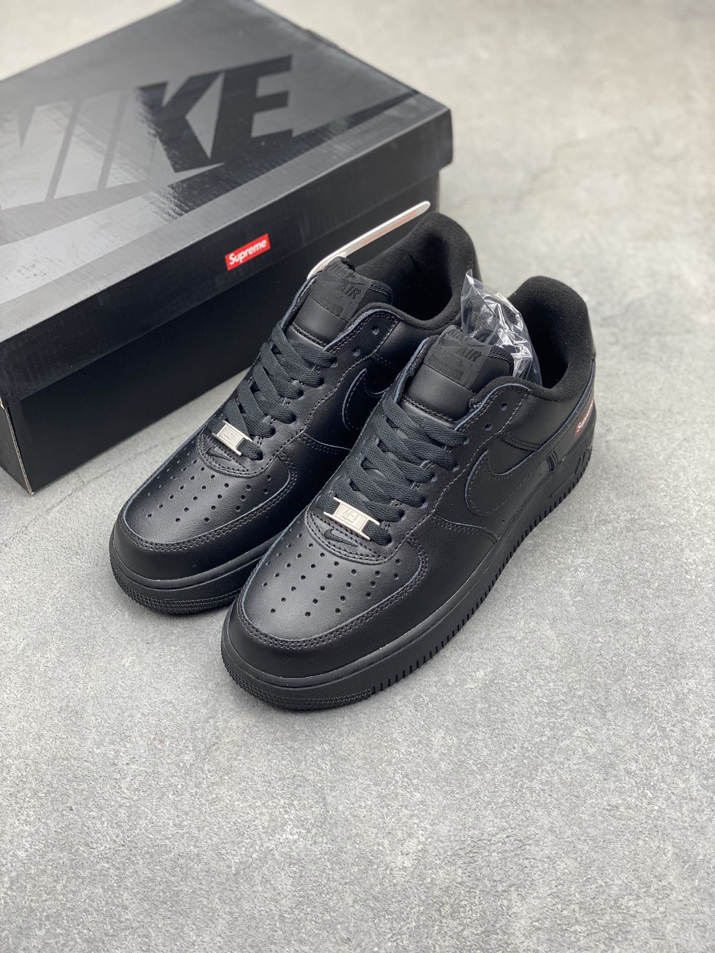 Nike Air Force 1 Low Supreme Black CU9225-001 Men's Sneakers 9 i1718388911 9584 1