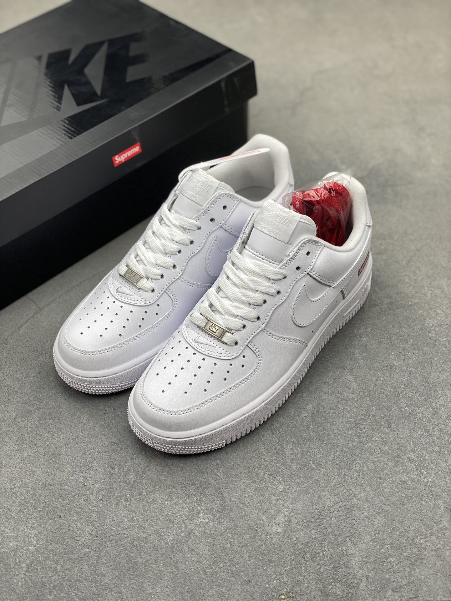 Nike Air Force 1 x Supreme White CU9225-100 Original Quality Sneakers 9 i1718388941 3284 1