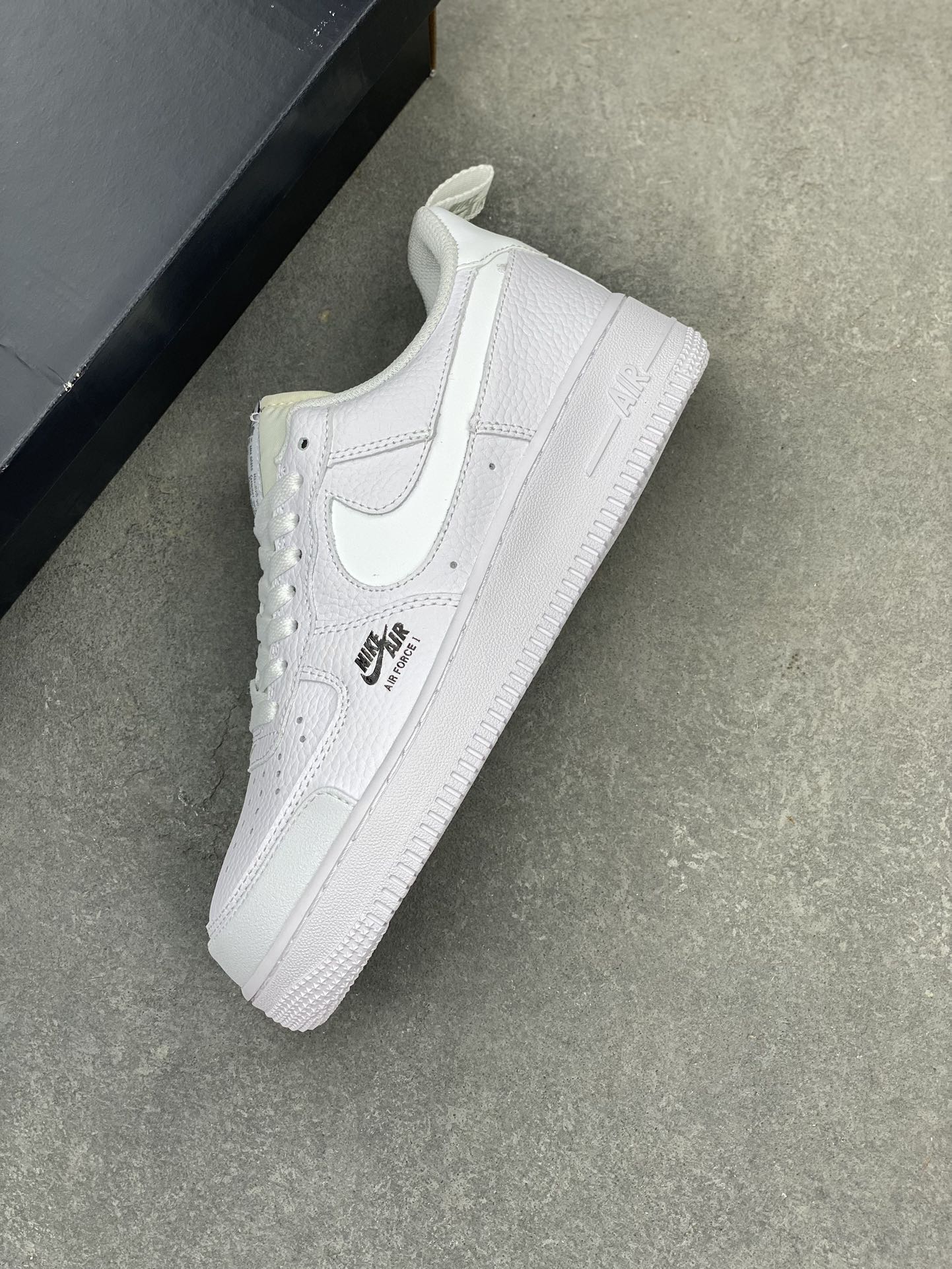 Nike Air Force 1 Premium White Low-Top Sneakers - Limited Edition 8 i1718388990 3036 4