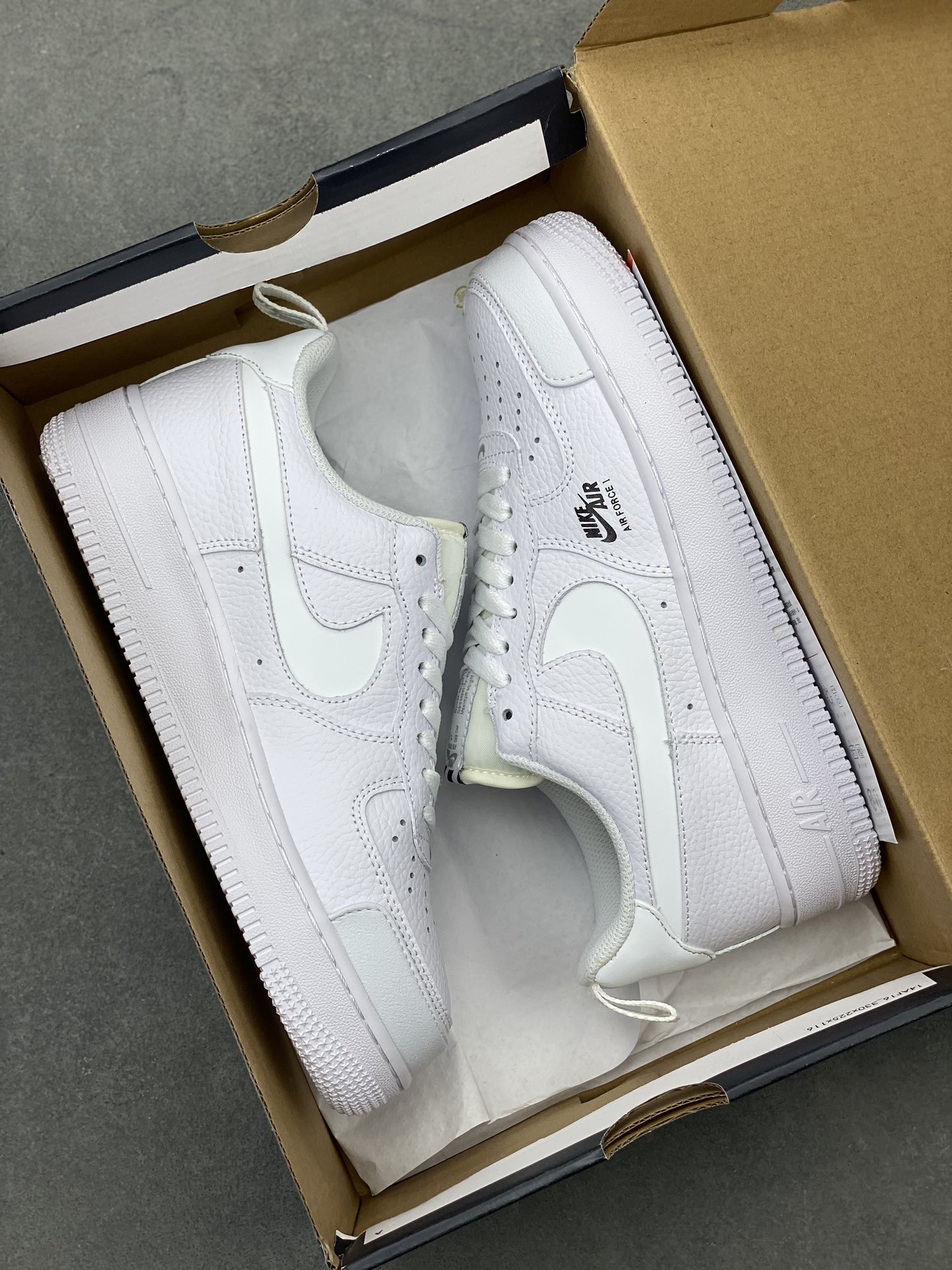 Nike Air Force 1 Premium White Low-Top Sneakers - Limited Edition 10 i1718388990 6836 2