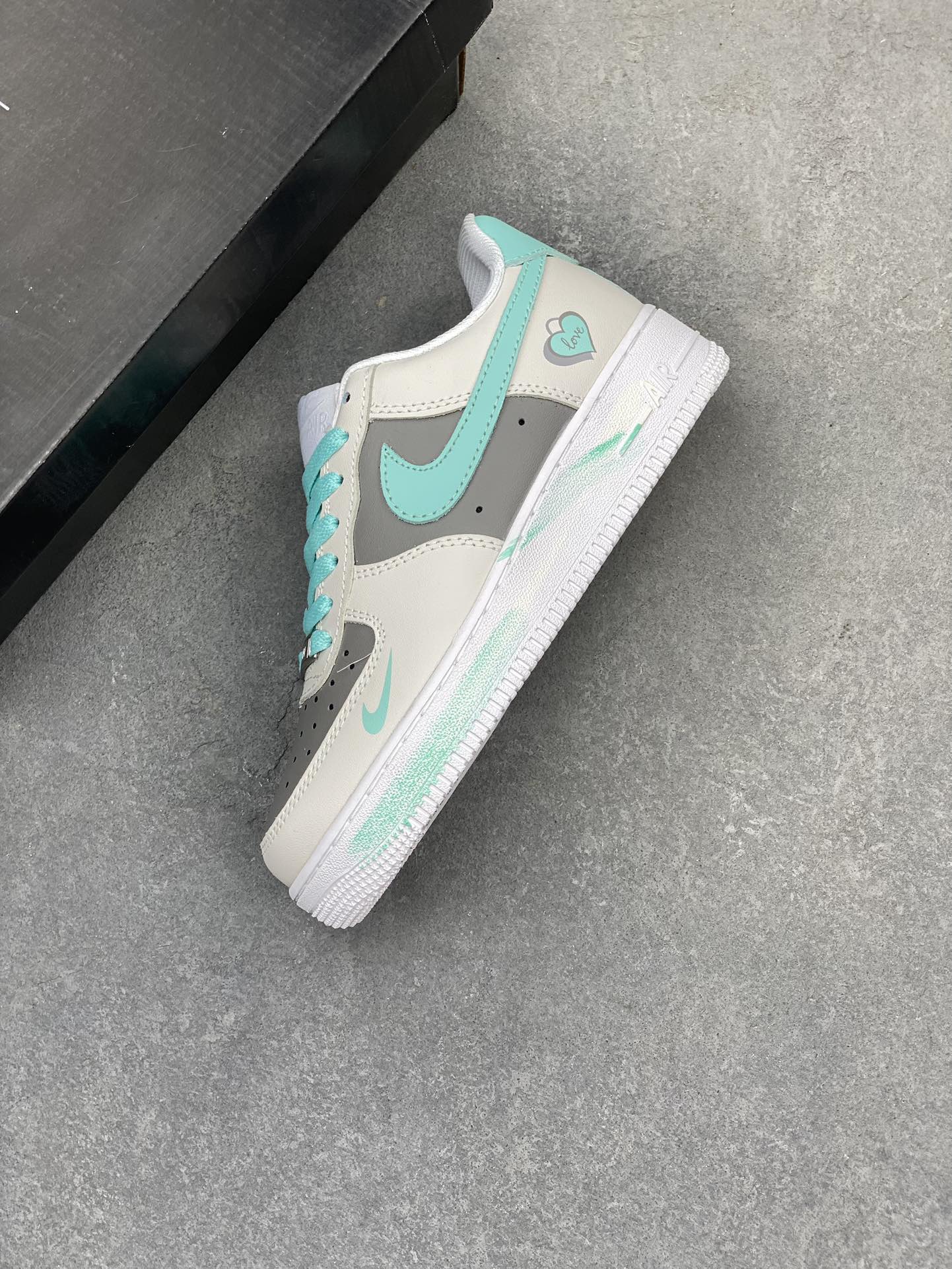 Nike Air Force 1 Low Grey Mint Green, Iconic Style and Comfort Sneakers 8 i1718477042 8263 2