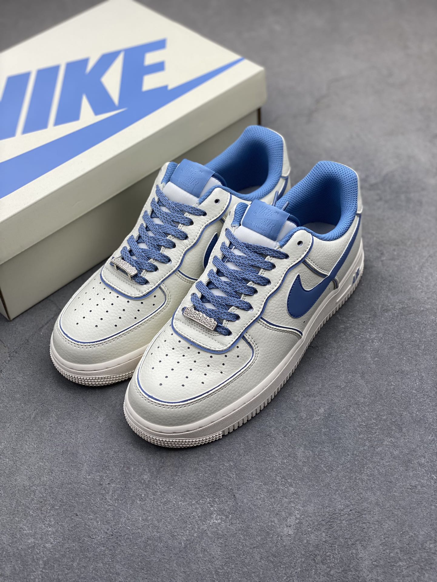 Nike Air Force 1 '07 Low White Blue Reflective Casual Sneakers 9 i1718564812 8456 4