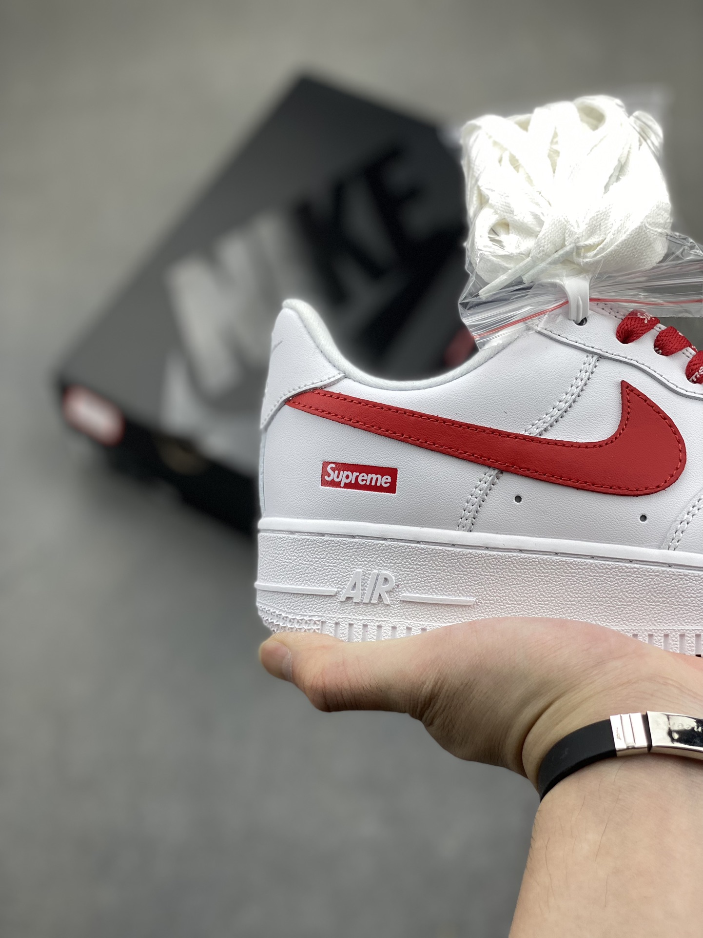 Nike x Supreme Air Force 1 Low: Authentic Comfort, Iconic Style 6 i1718564987 9461 3