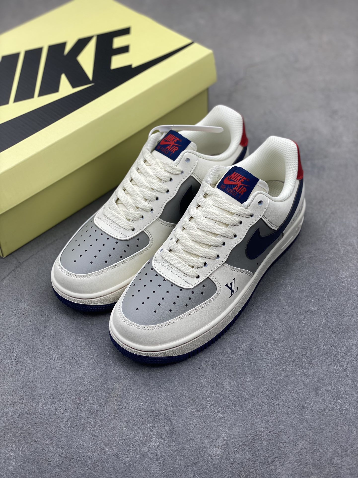 Nike Air Force 1 '07 Low x Louis Vuitton Grey Green Limited Edition 9 i1718651689 2684 3