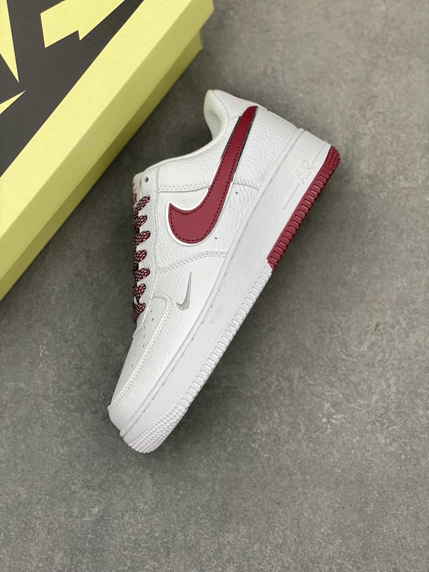 Nike Air Force 1 '07 Low White/Red Casual Sneakers CW2288-111 8 i1718651808 718 7