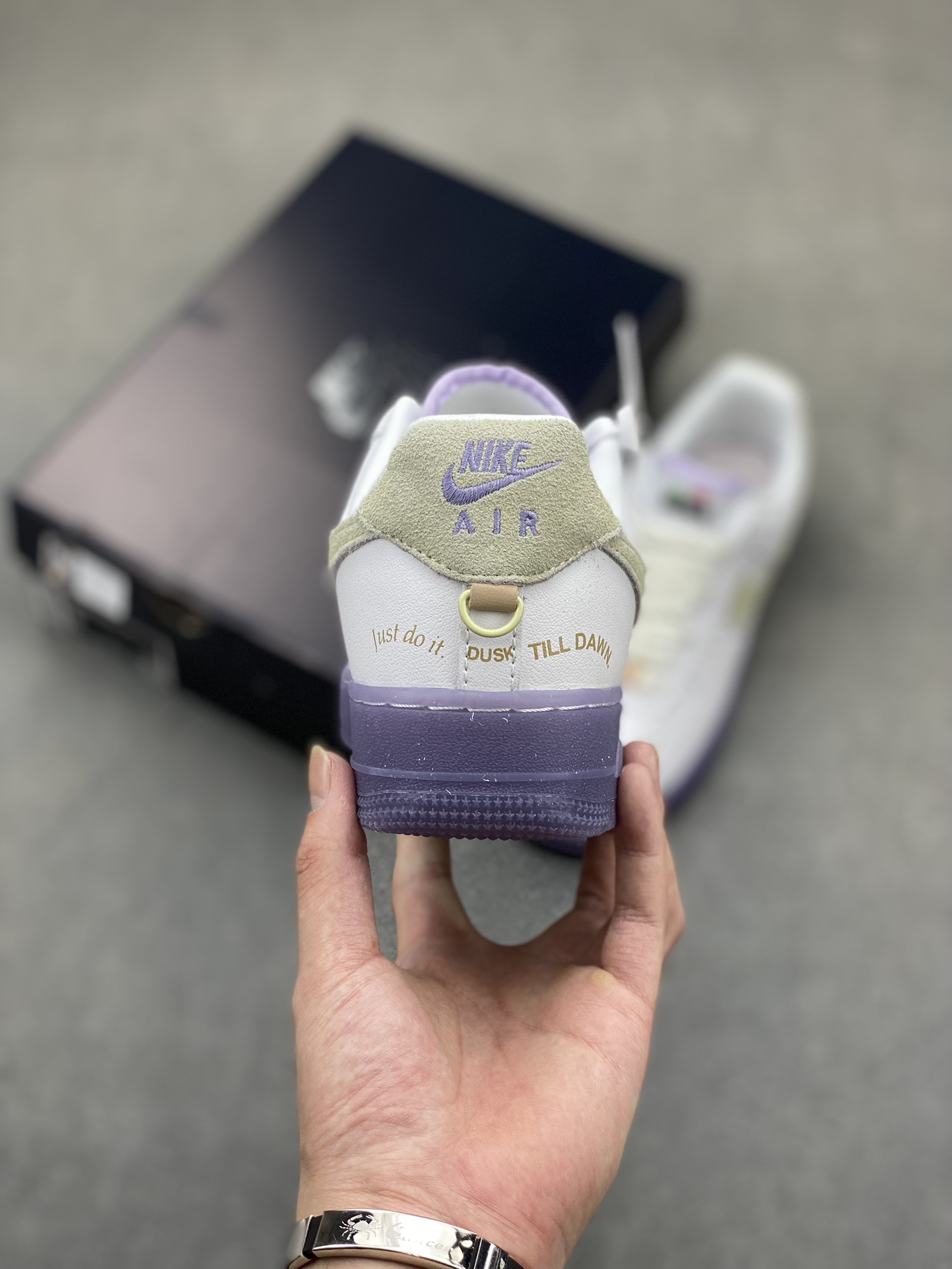 Nike Air Force 1 '07 Low White Dawn - Stylish and Comfortable Sneakers 5 i1718652098 3059 7