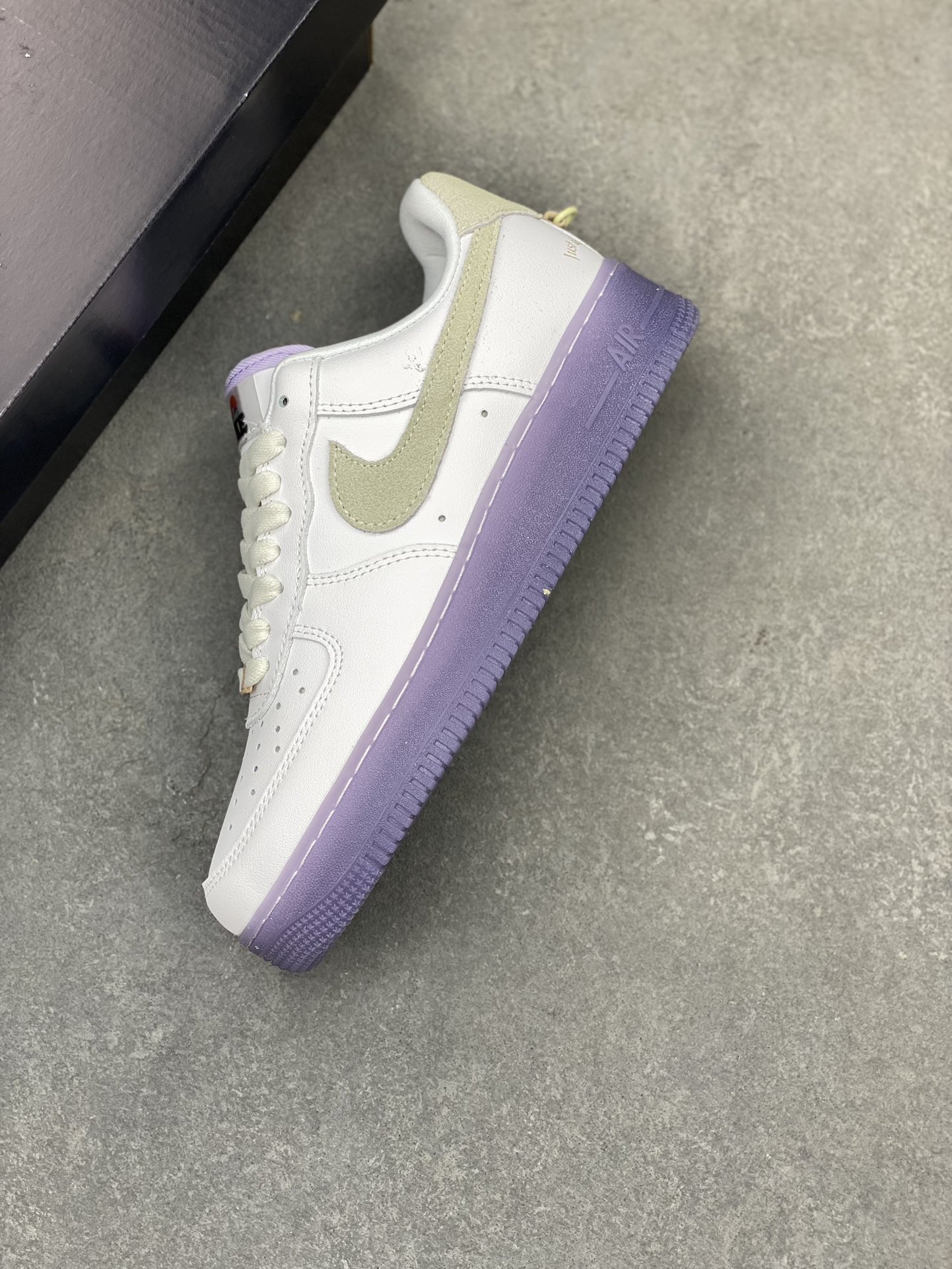 Nike Air Force 1 '07 Low White Dawn - Stylish and Comfortable Sneakers 8 i1718652098 6235 5
