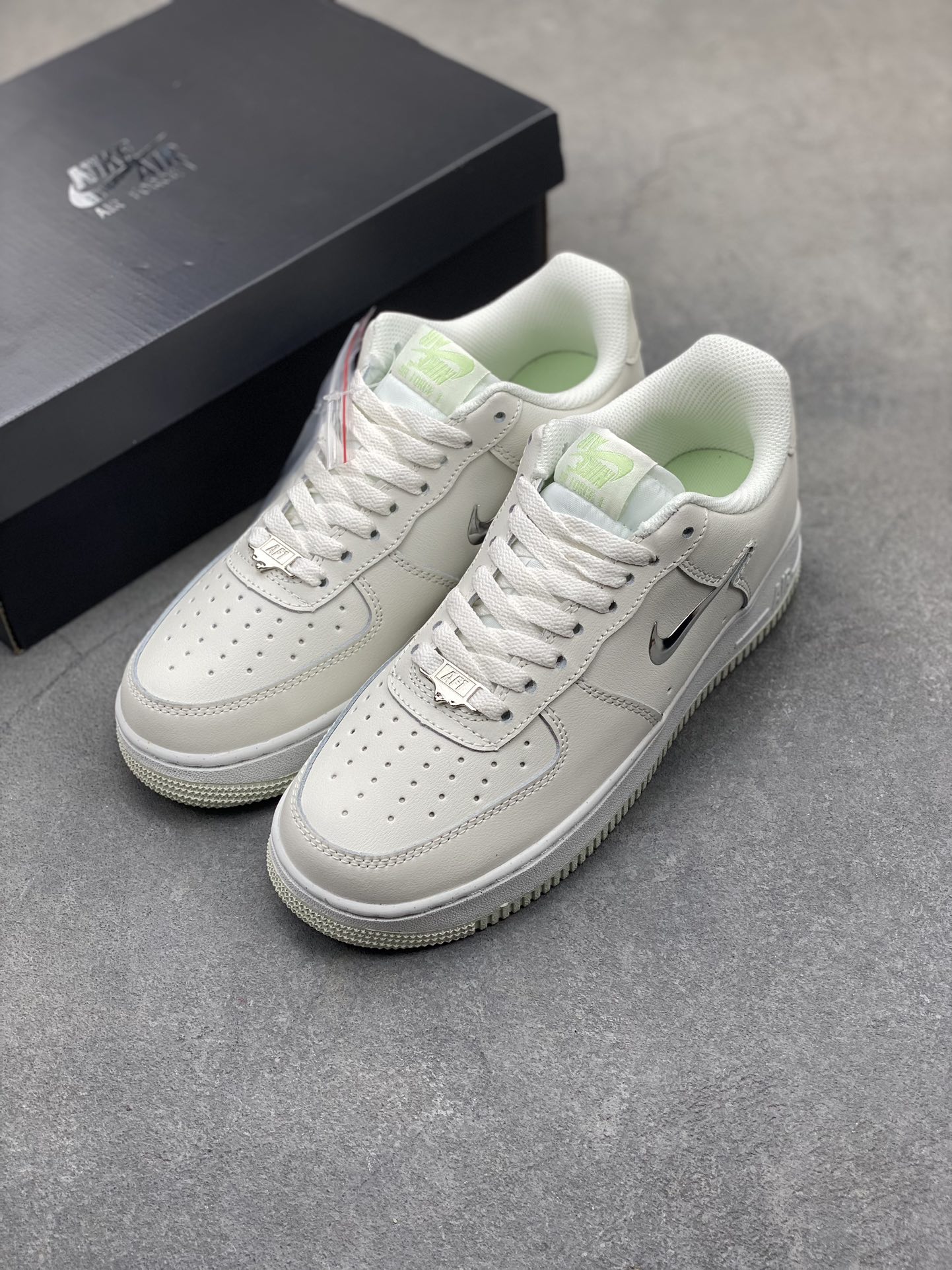Nike Air Force 1 '07 Low: Iconic Style, Supreme Comfort - FN8540-100 9 i1718652357 3033 5