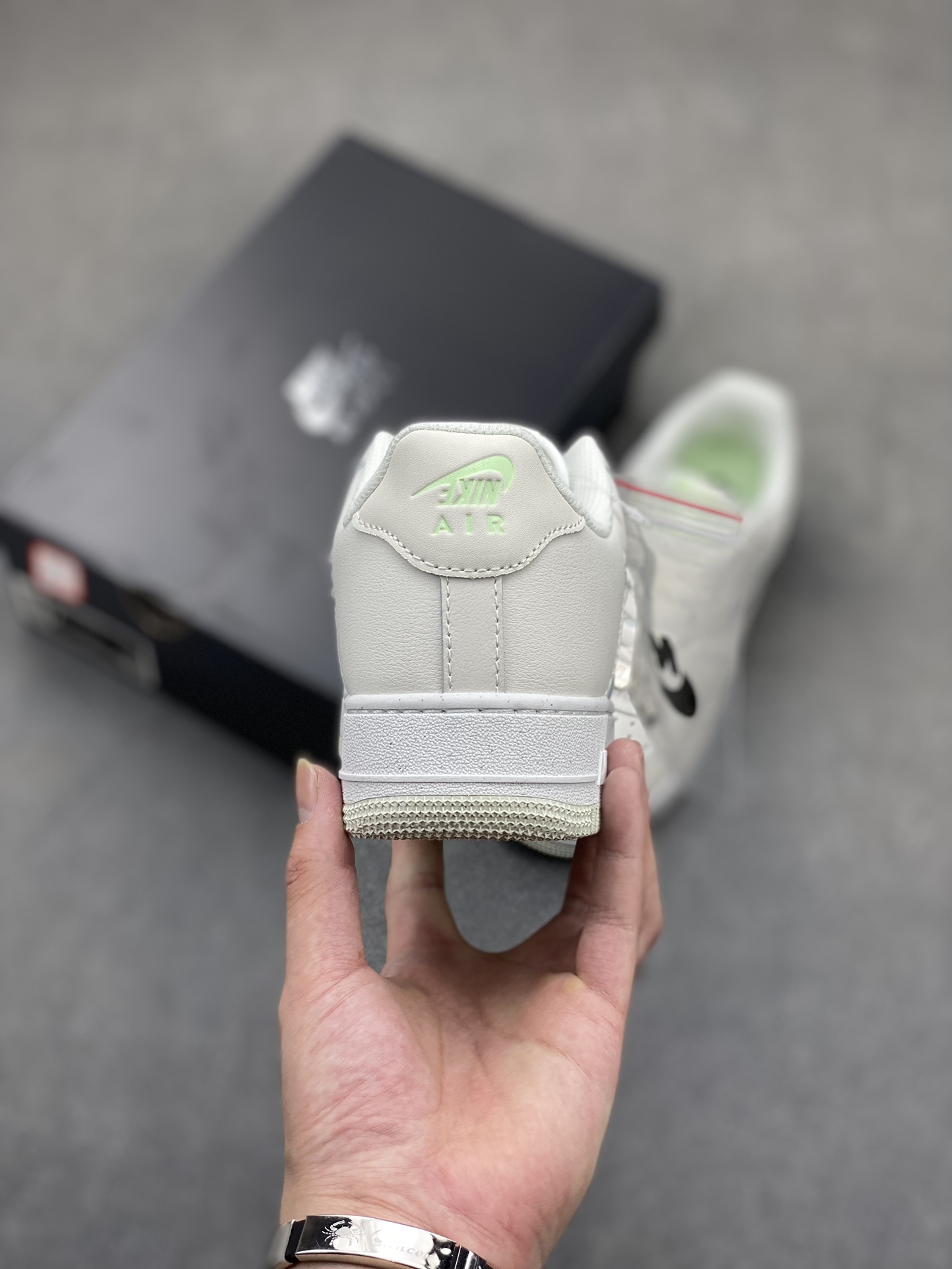 Nike Air Force 1 '07 Low: Iconic Style, Supreme Comfort - FN8540-100 5 i1718652357 3110 1