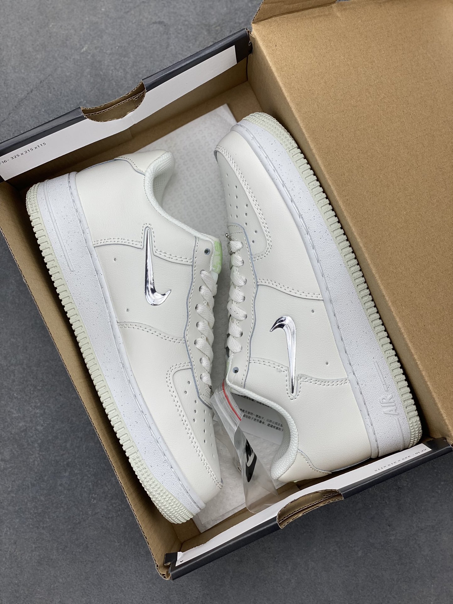 Nike Air Force 1 '07 Low: Iconic Style, Supreme Comfort - FN8540-100 10 i1718652358 1881 7
