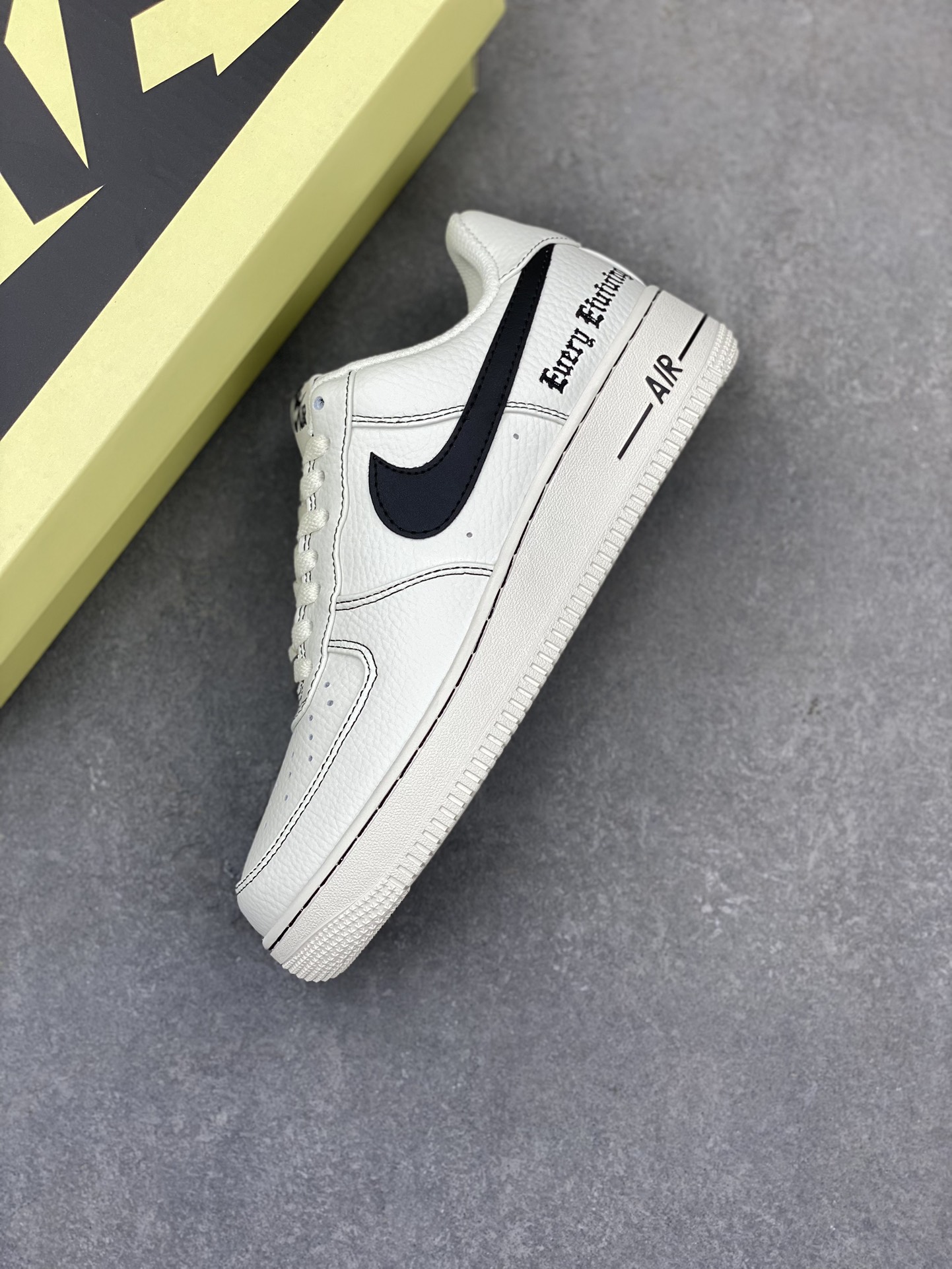 Nike X Vlone Air Force 1 '07 Low Sneakers - Cream/Black, Premium Leather 8 i1718652396 5698 7