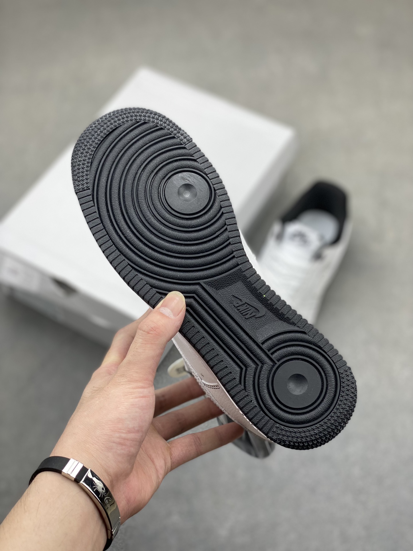 Nike Air Force 1 '07 Low White/Black Ice Silk Sneakers - Breathable Comfort 7 i1718653031 2647 8