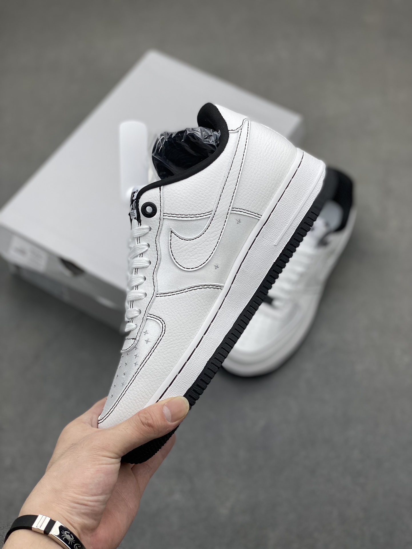 Nike Air Force 1 '07 Low White/Black Ice Silk Sneakers - Breathable Comfort 4 i1718653031 7503 6