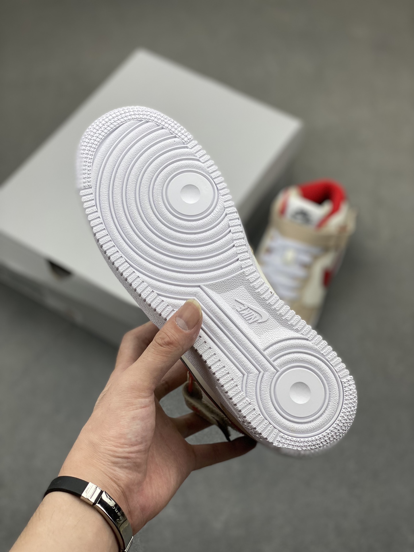 Nike Air Force 1 High '07: Iconic Style, Elevated Design - FZ5521-161 7 i1718735992 7866 3