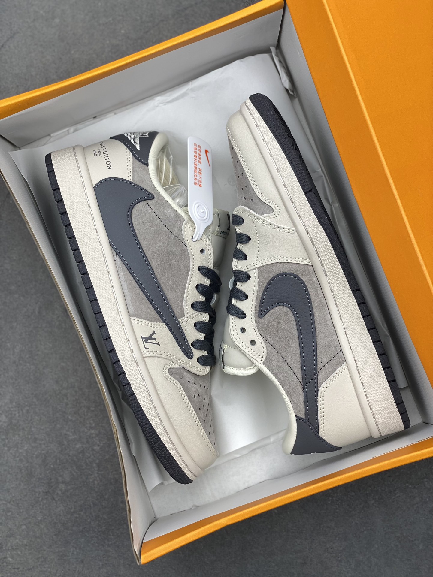 Travis Scott x Fragment Design x Air Jordan 1 Low - Limited Edition Sneaker 10 i1718737594 212 6