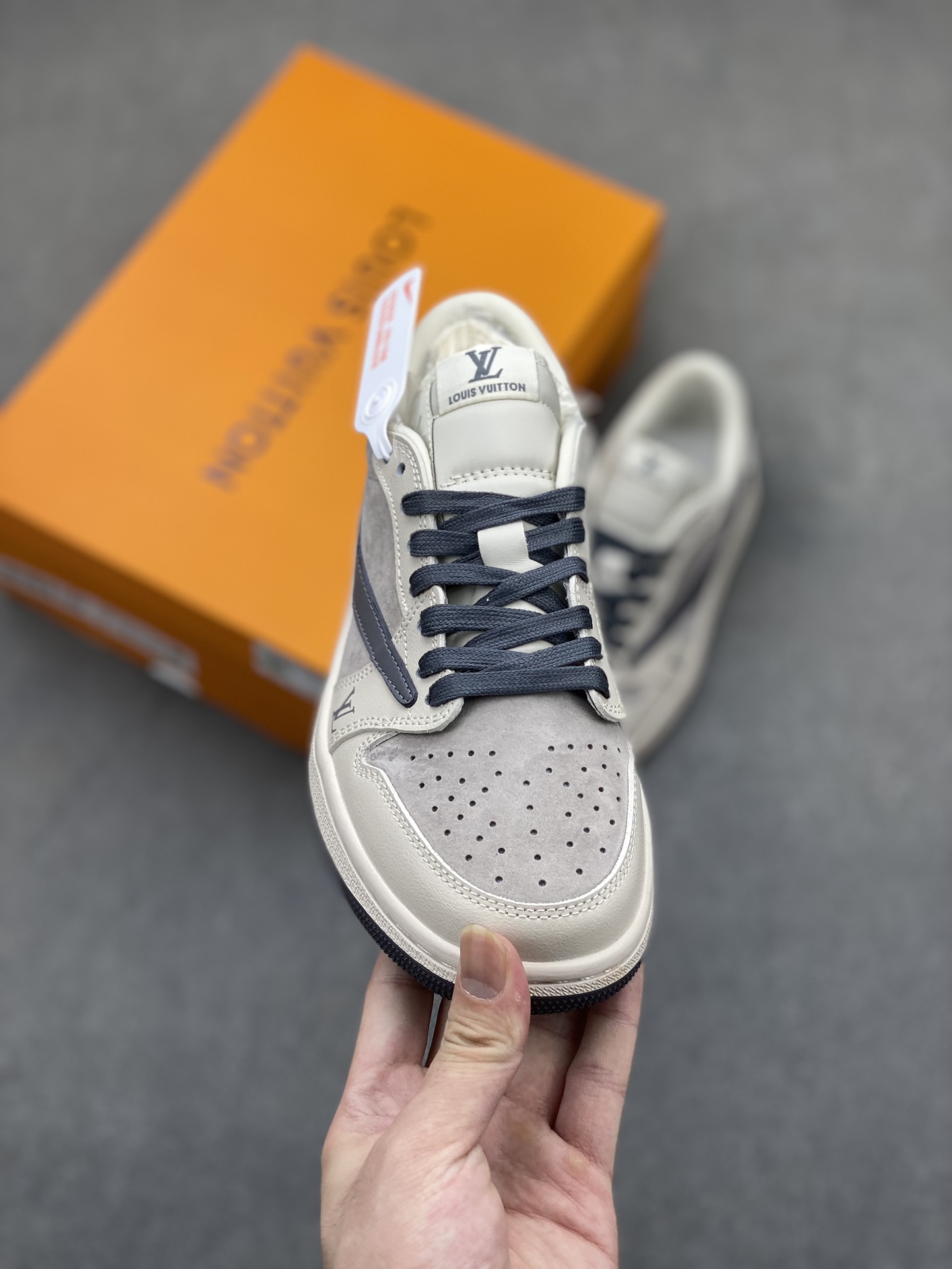Travis Scott x Fragment Design x Air Jordan 1 Low - Limited Edition Sneaker 3 i1718737594 4957 8
