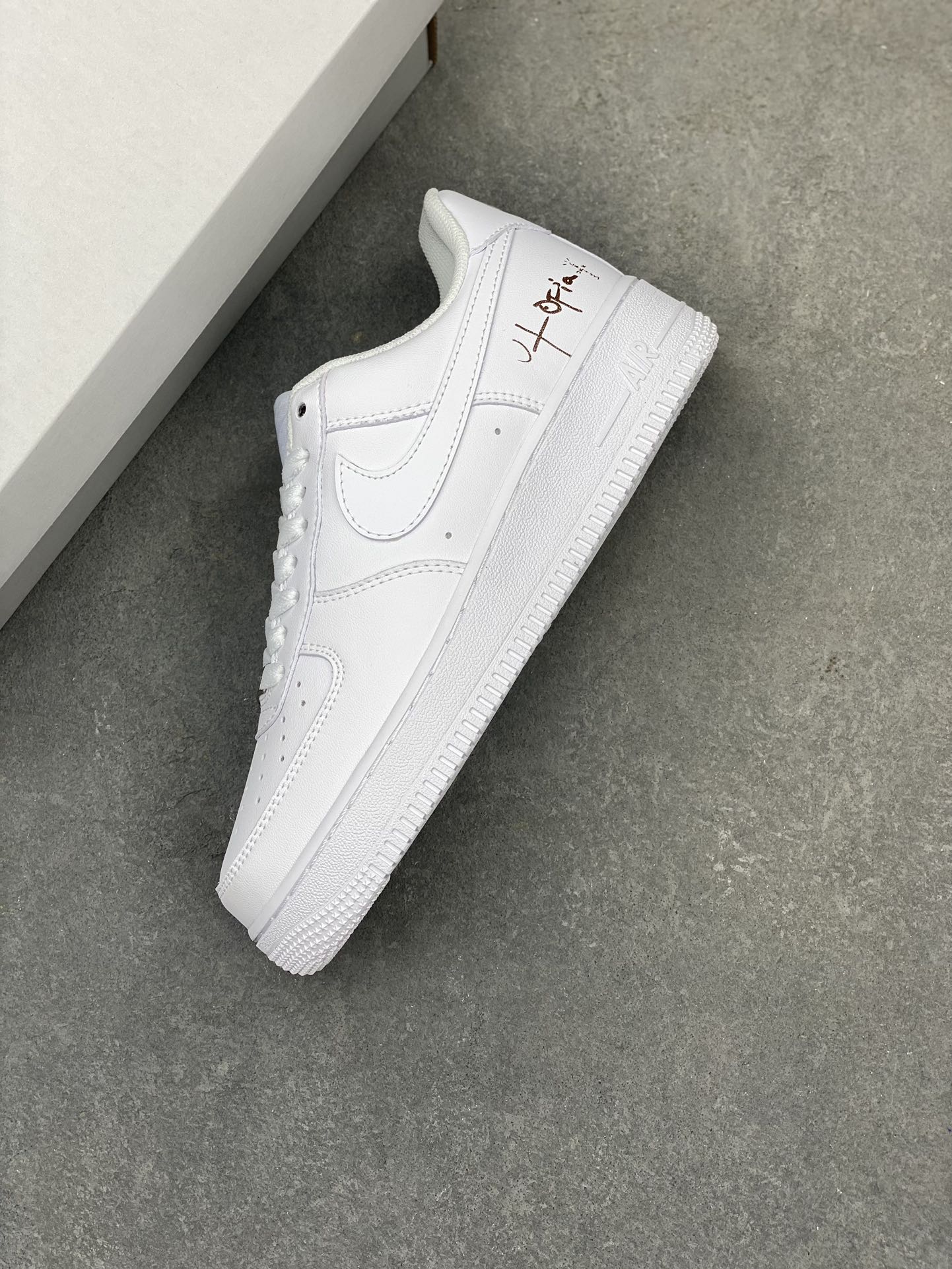 Nike Air Force 1 Low White Casual Sneakers - Style CW2288-111 8 i1718824562 5210 0