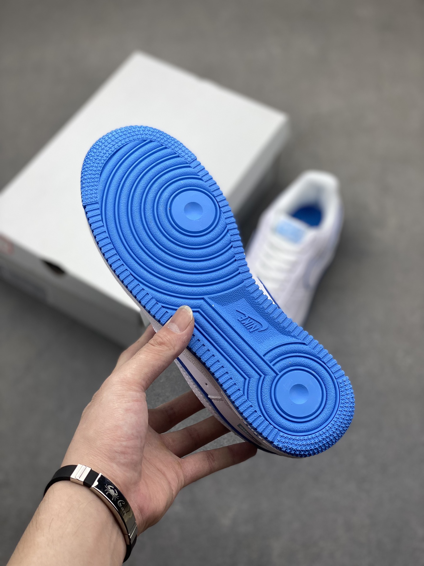 Nike Air Force 1 '07 White/Blue Supreme Edition - Iconic Style & Comfort 7 i1718824731 1270 7