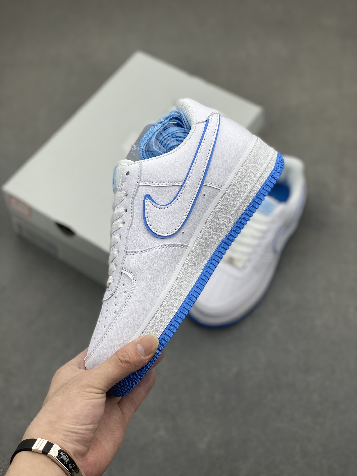 Nike Air Force 1 '07 White/Blue Supreme Edition - Iconic Style & Comfort 4 i1718824731 9580 2