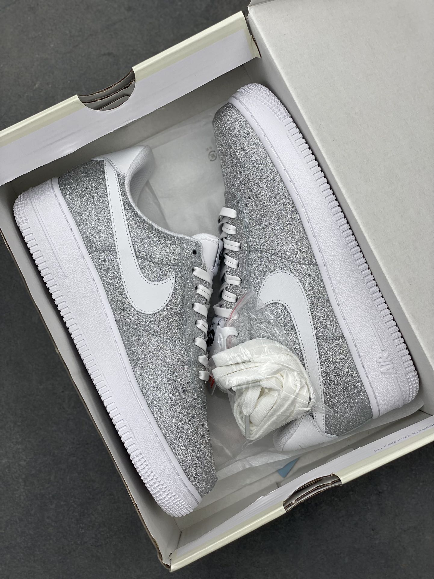 Nike Air Force 1 CW2288-015 Silver Glitter Sneakers 9 i1718996819 7166 3
