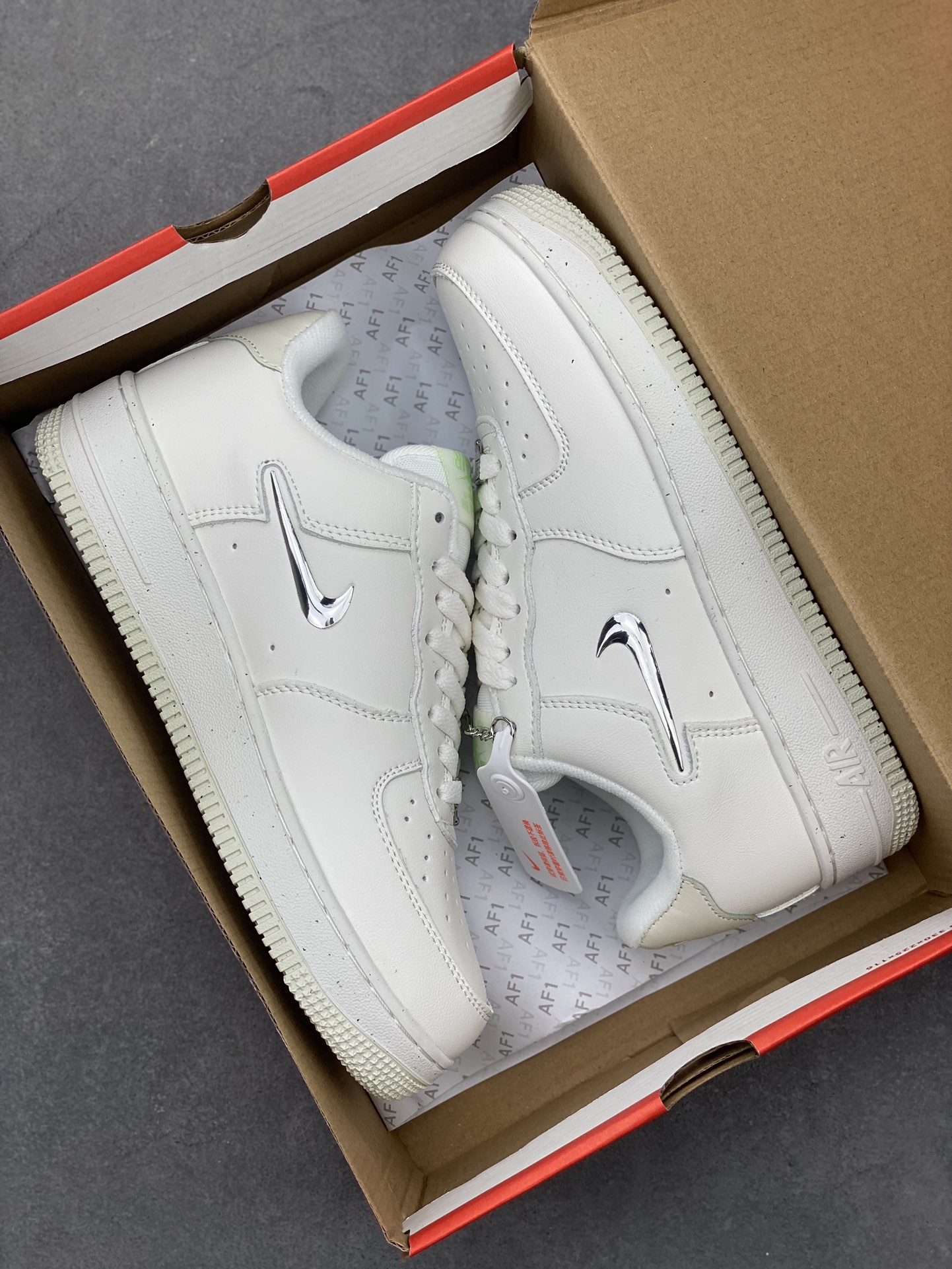 Nike Air Force 1 '07 Low White Silver - Iconic Style, Modern Comfort 10 i1719083527 3471 6