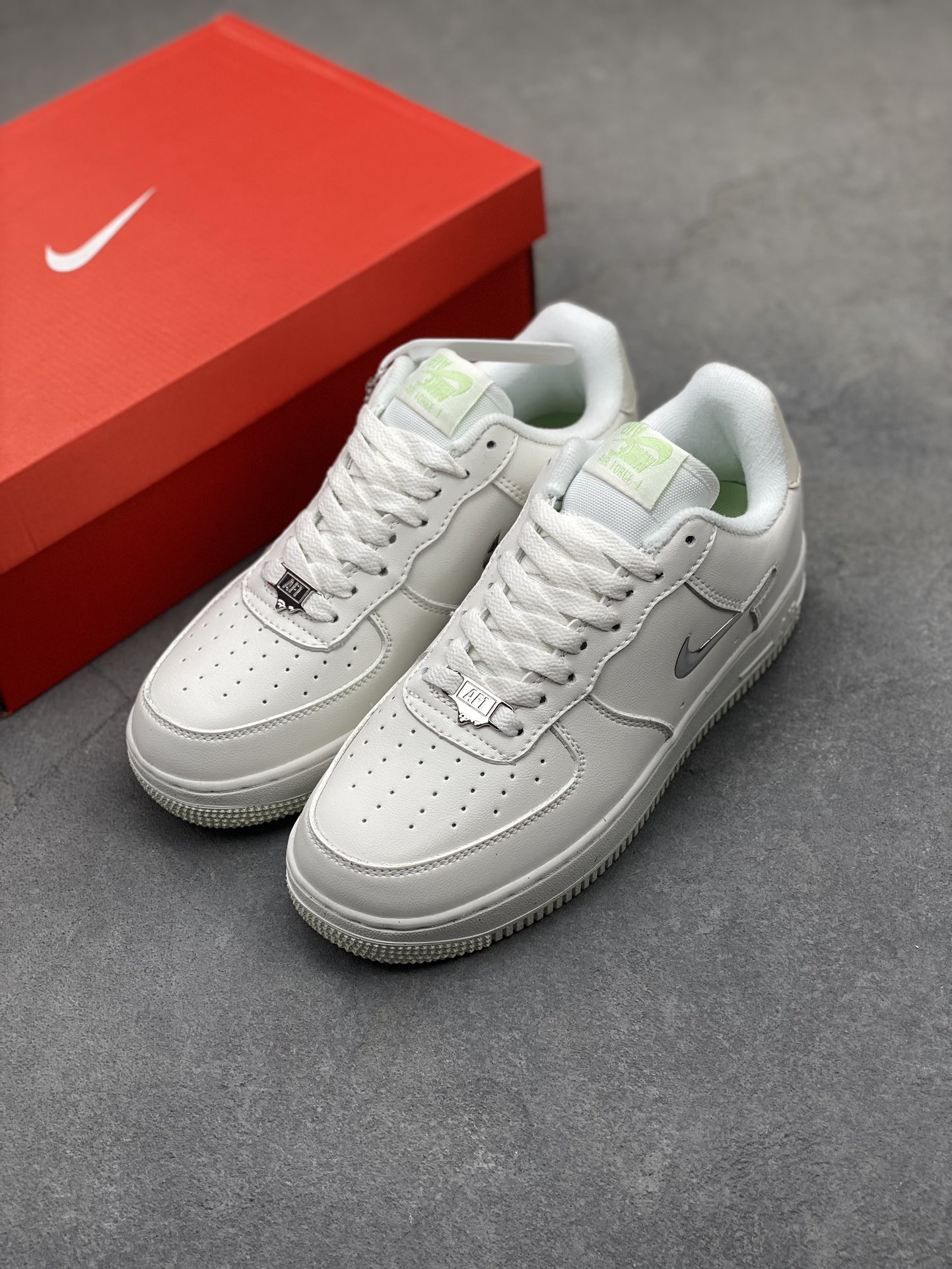 Nike Air Force 1 '07 Low White Silver - Iconic Style, Modern Comfort 9 i1719083527 6499 8