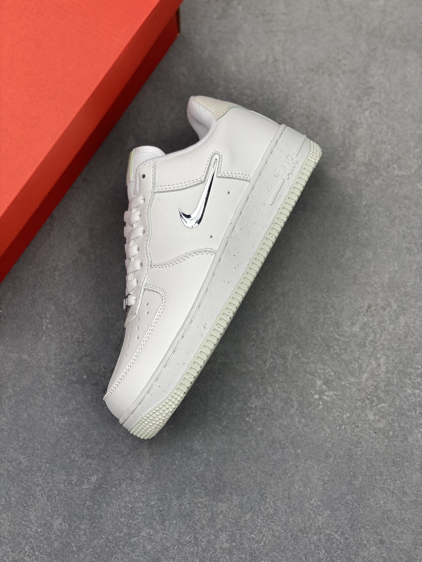 Nike Air Force 1 '07 Low White Silver - Iconic Style, Modern Comfort 8 i1719083527 6966 2