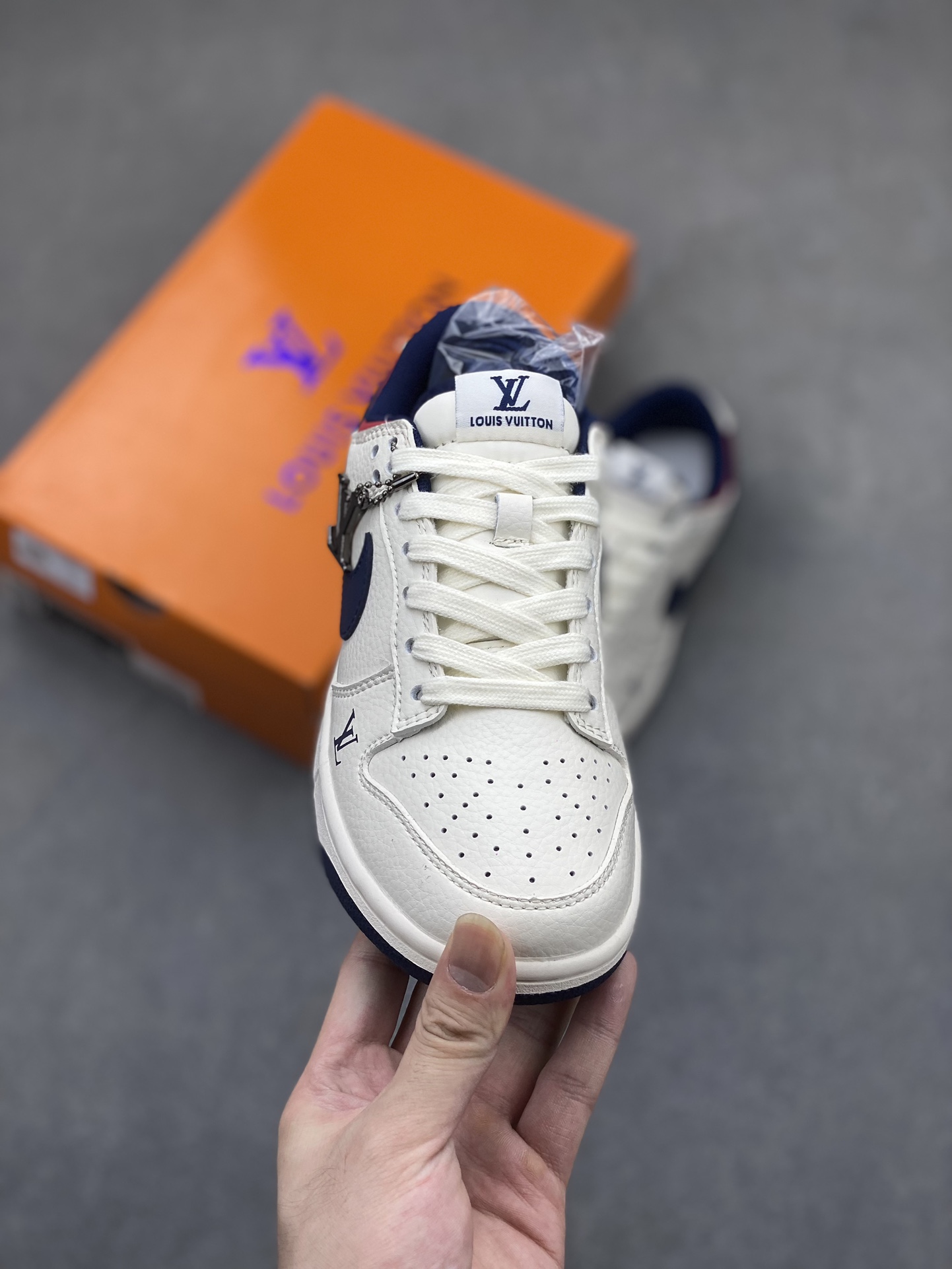Nike SB Dunk Low Louis Vuitton Edition - Premium Casual Skate Shoes 3 i1719083890 9236 7