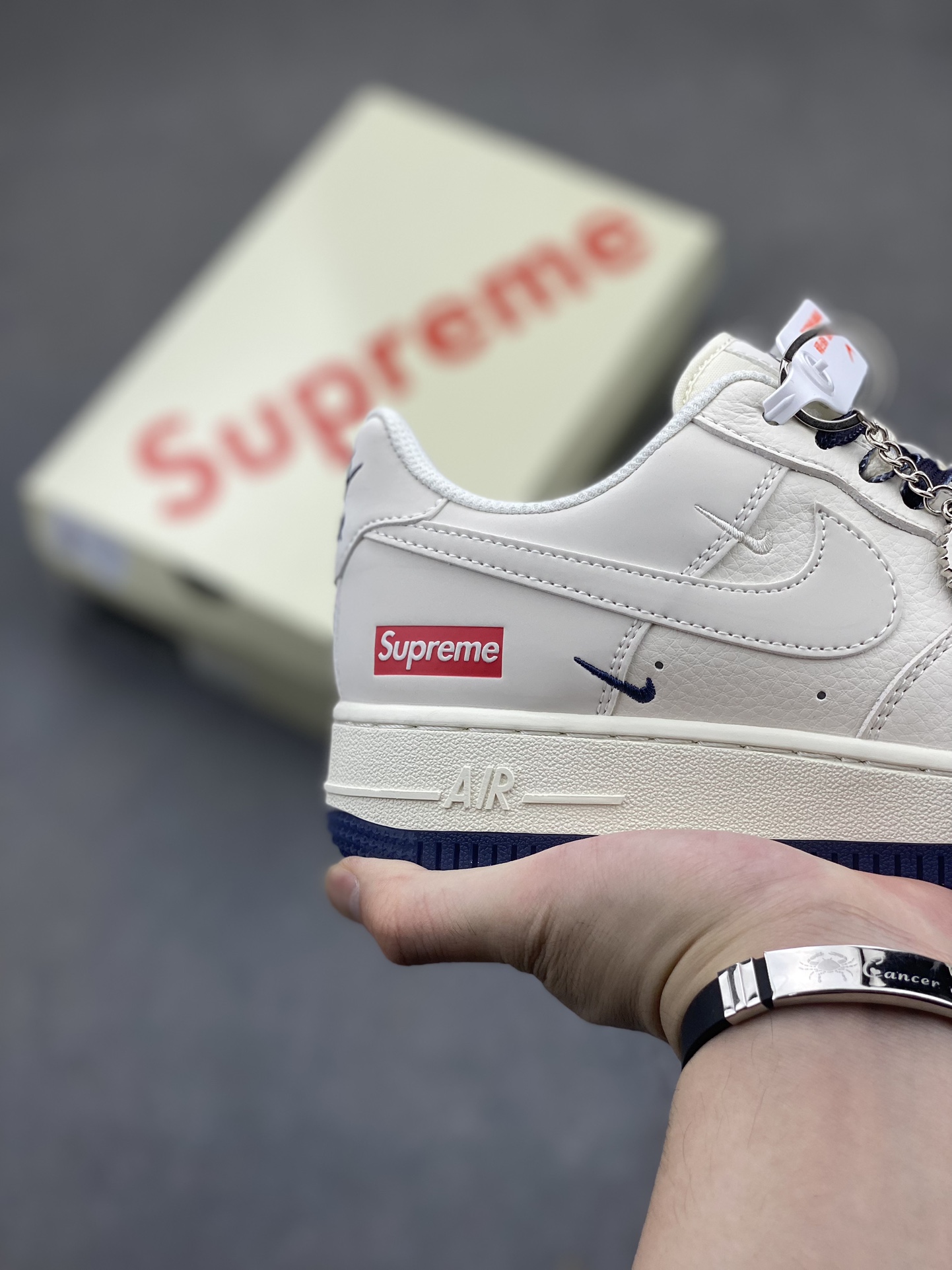 Nike Air Force 1 '07 Low Supreme Collab White/Blue Sneakers - Limited Edition 6 i1719172523 2507 7