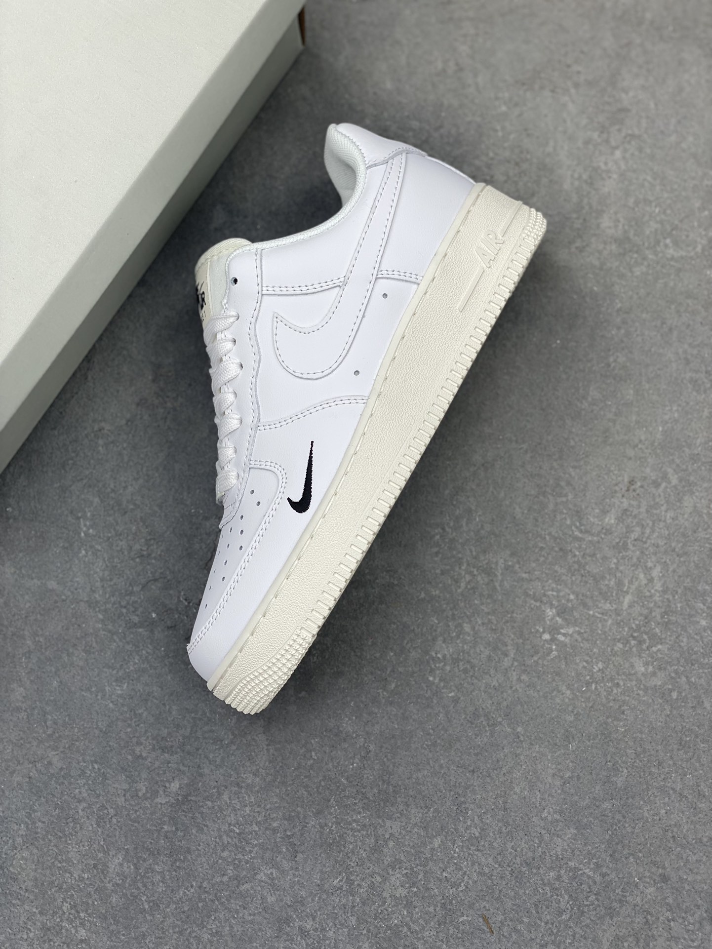 Nike Air Force 1 Low White Black Swoosh Casual Sneakers HF1058-133 8 i1719172731 2841 3