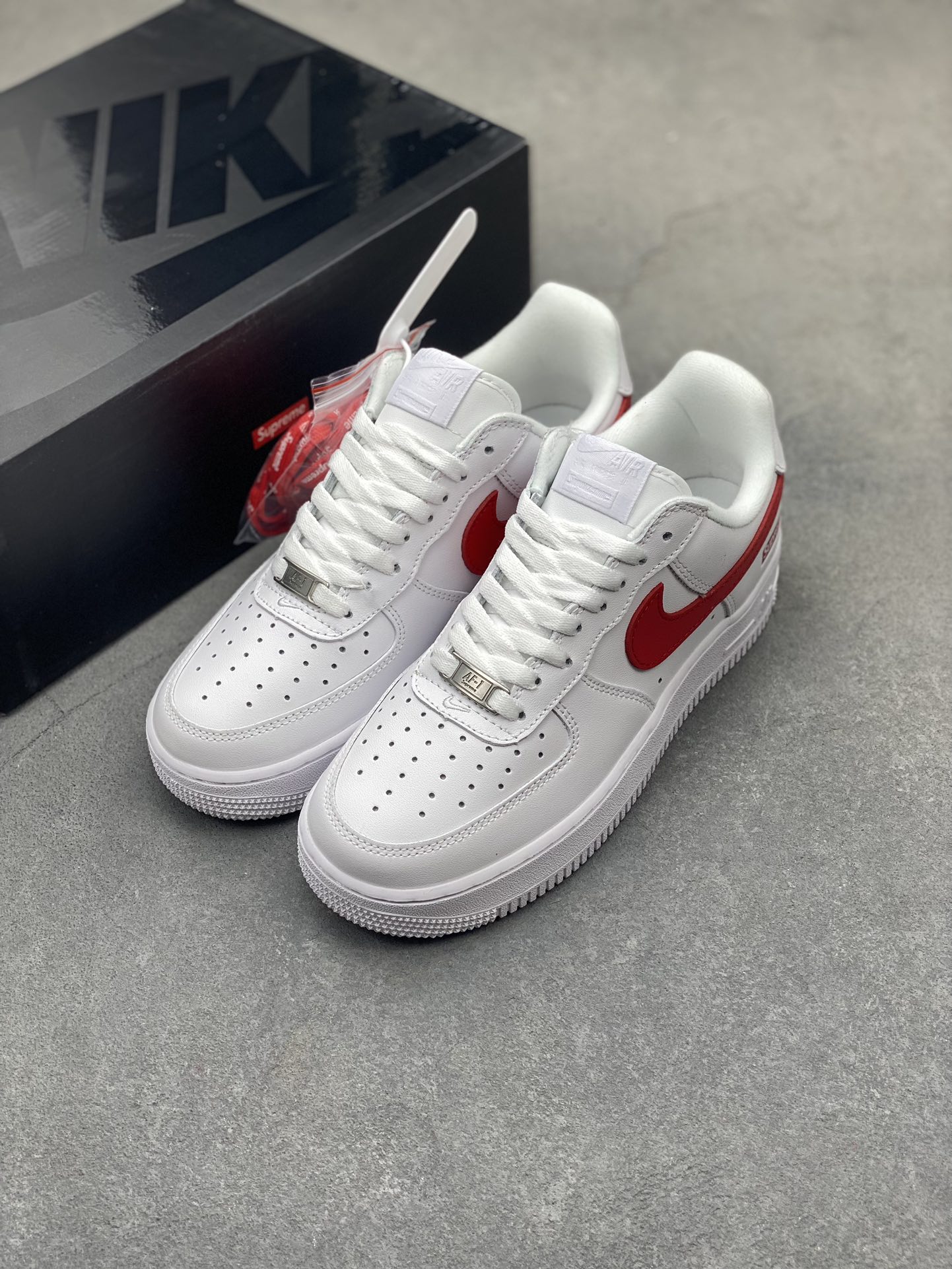 Nike Air Force 1 '07 Low Supreme CU9225-101 White/Red Sneakers 9 i1719262310 9228 1