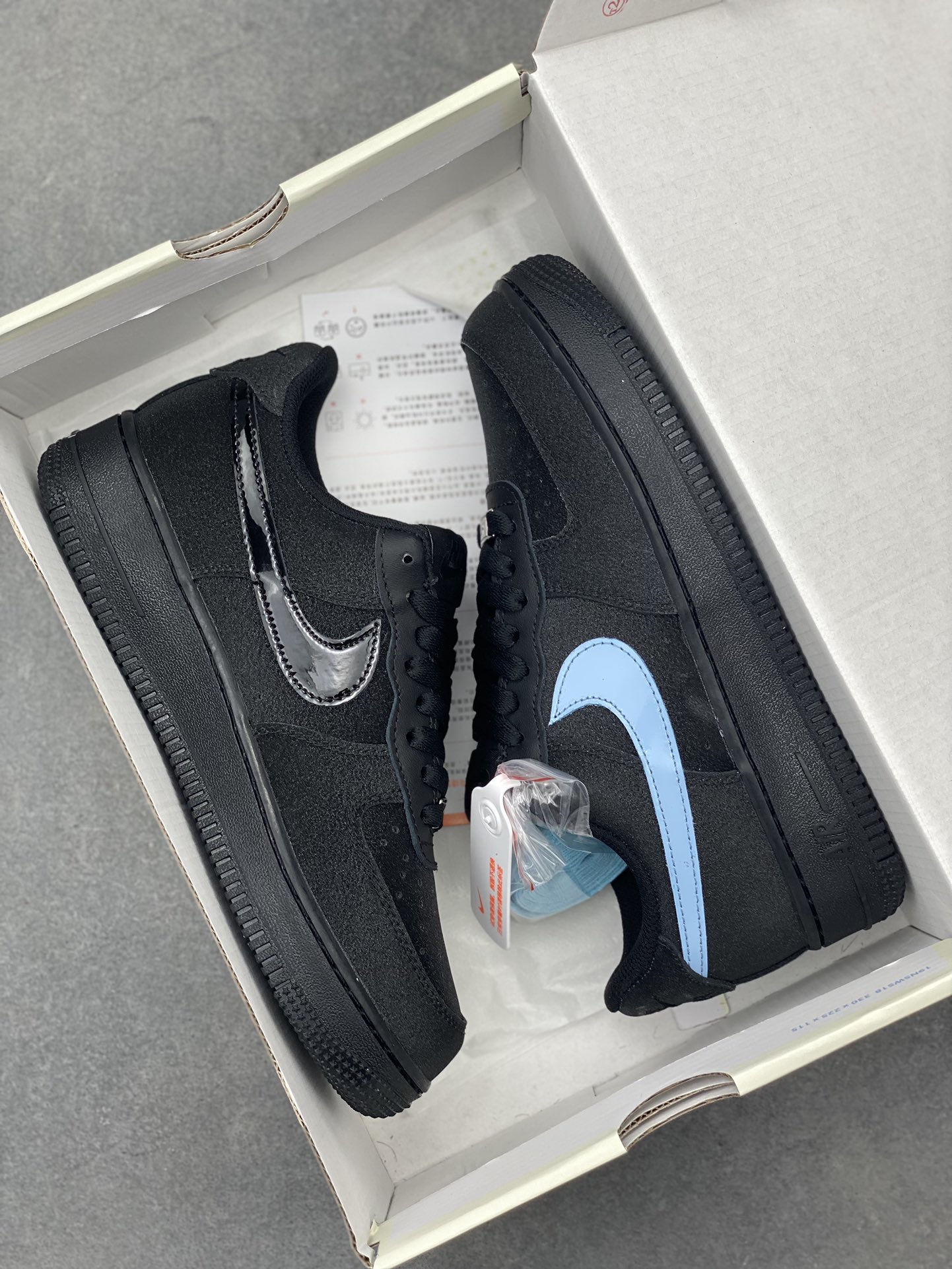 Nike Air Force 1 Low '07 Black and Light Blue Classic Sneakers 10 i1719262366 1656 5