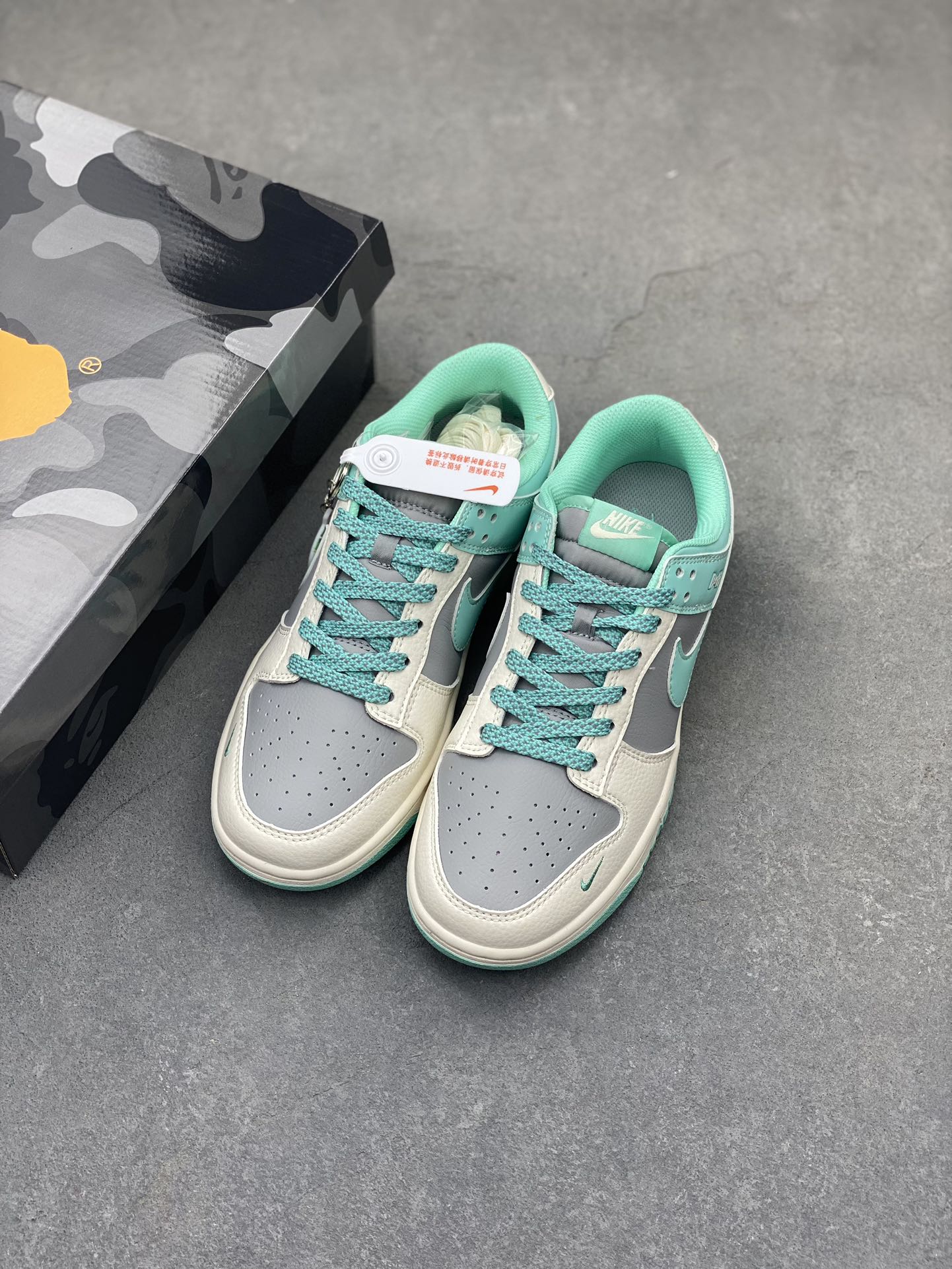 Nike SB Dunk Low BAPE Collabo - Limited Edition Anniversary Sneakers 8 i1719264587 3978 3