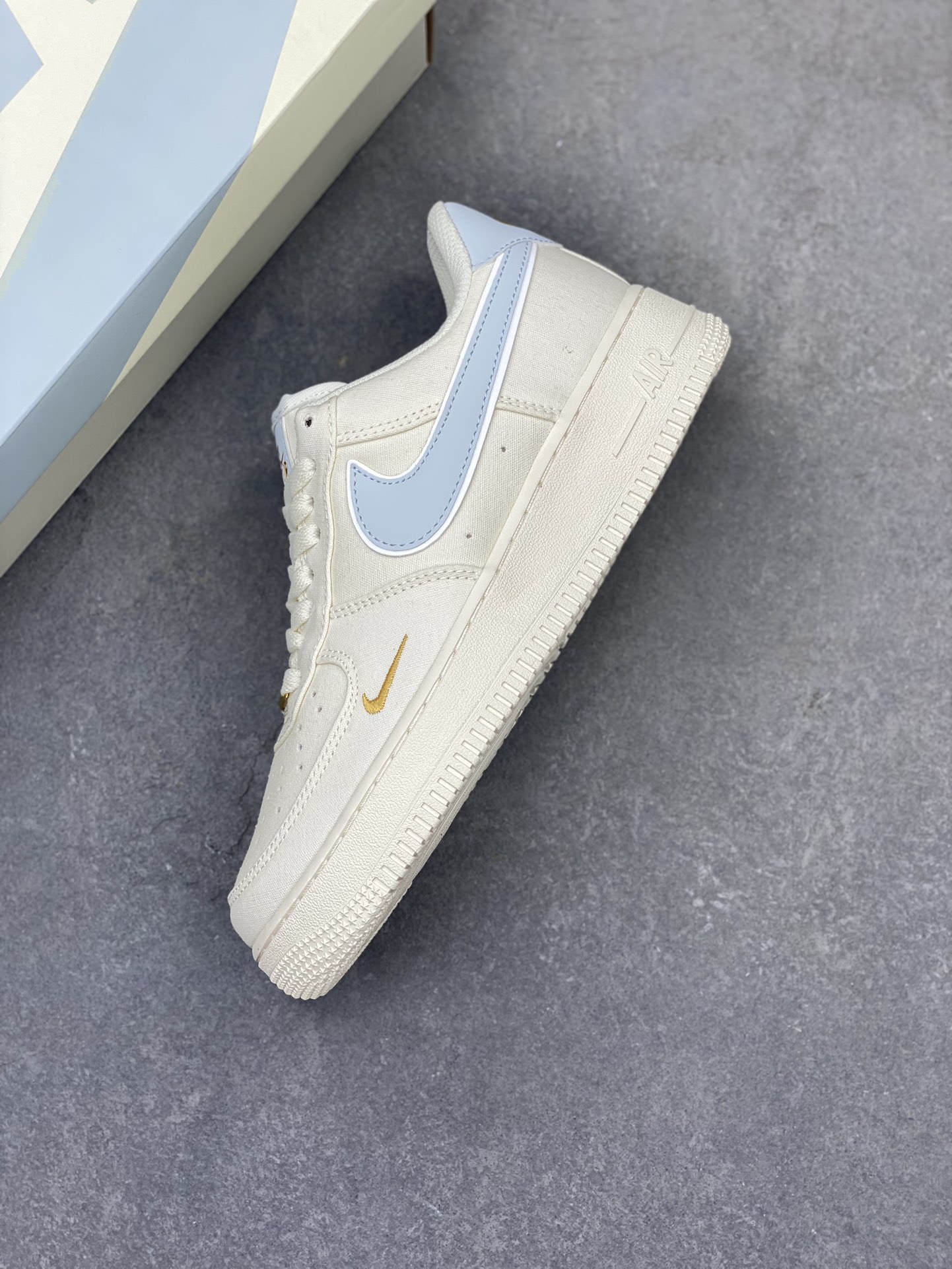 Nike Air Force 1 '07: Ice Blue Gold Accents, Low-Top Casual Sneakers 8 i1719351700 4984 3