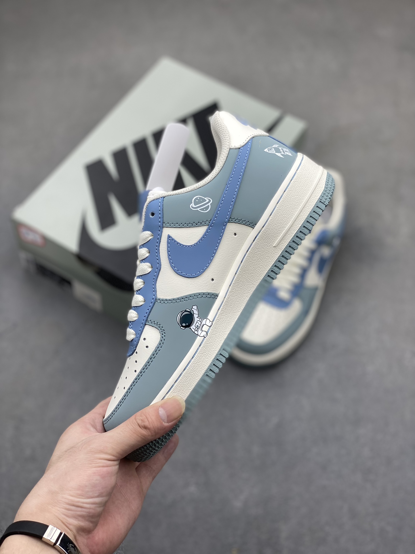 Nike Air Force 1 Low White Blue Grey Astronaut Sneakers DB3301-711 4 i1719429342 4058 8