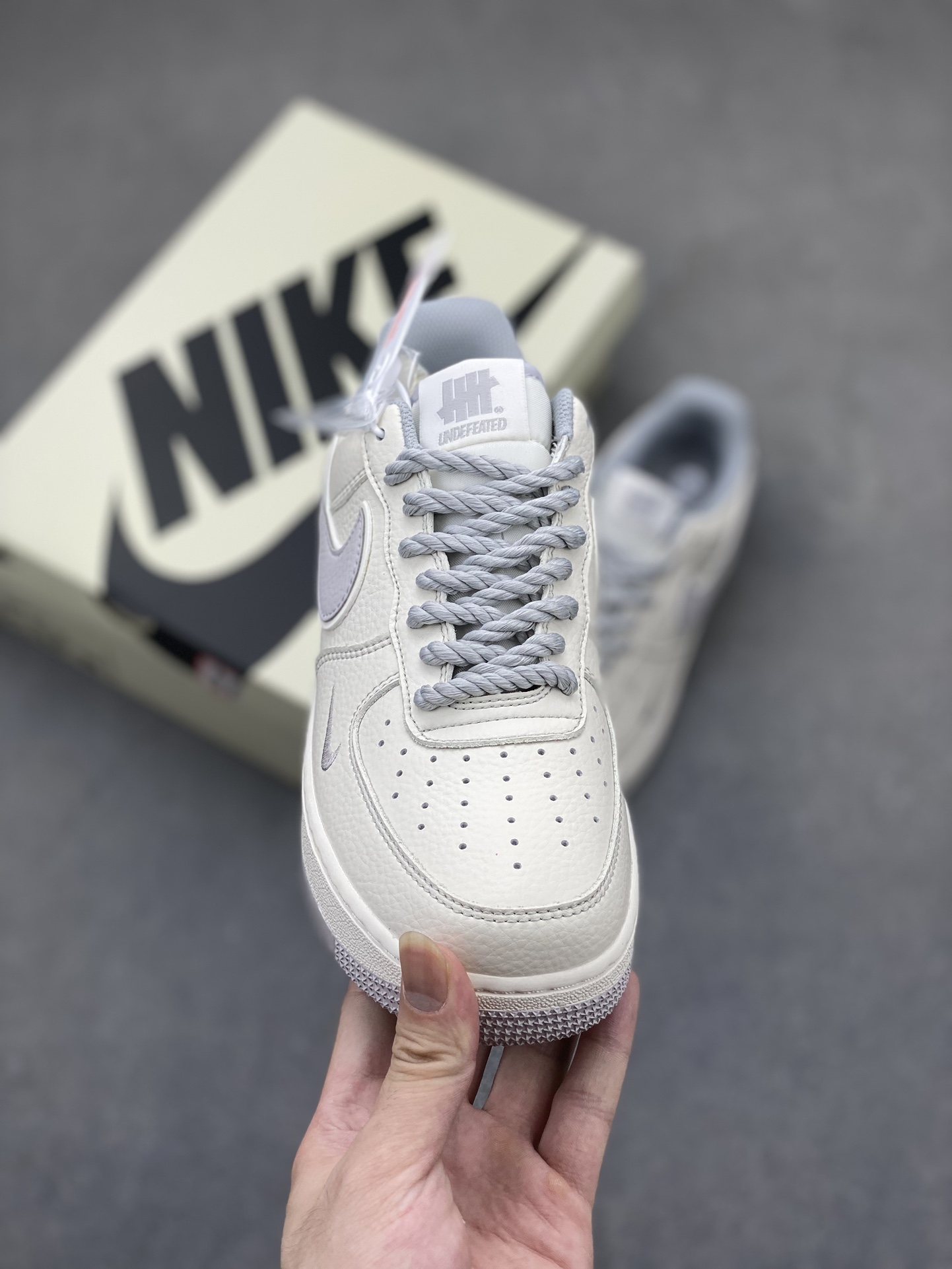 Undefeated x Nike Air Force 1 Low 'Light Grey' Limited Edition Sneakers 3 i1719429483 5374 0