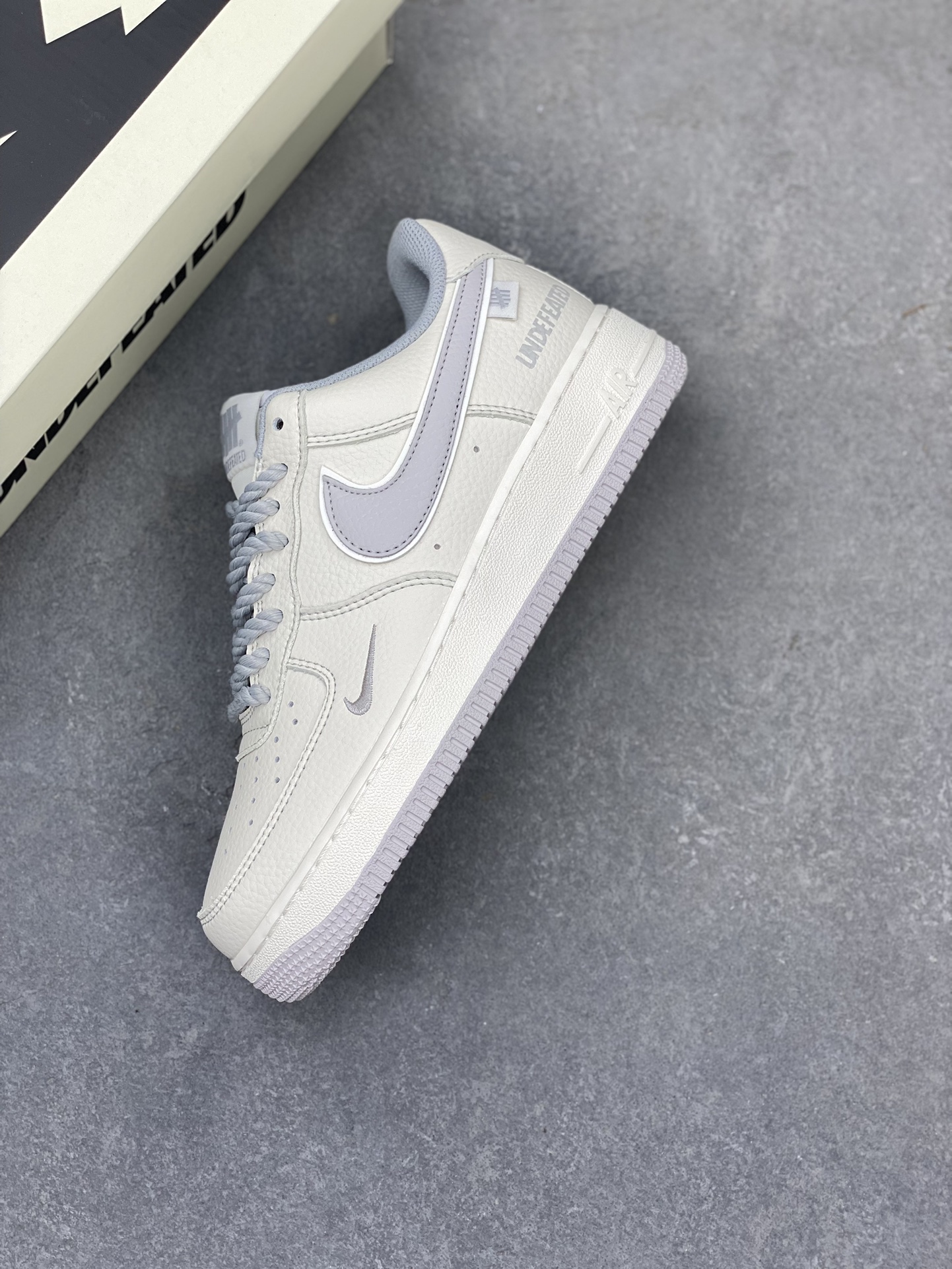 Undefeated x Nike Air Force 1 Low 'Light Grey' Limited Edition Sneakers 8 i1719429483 9429 0