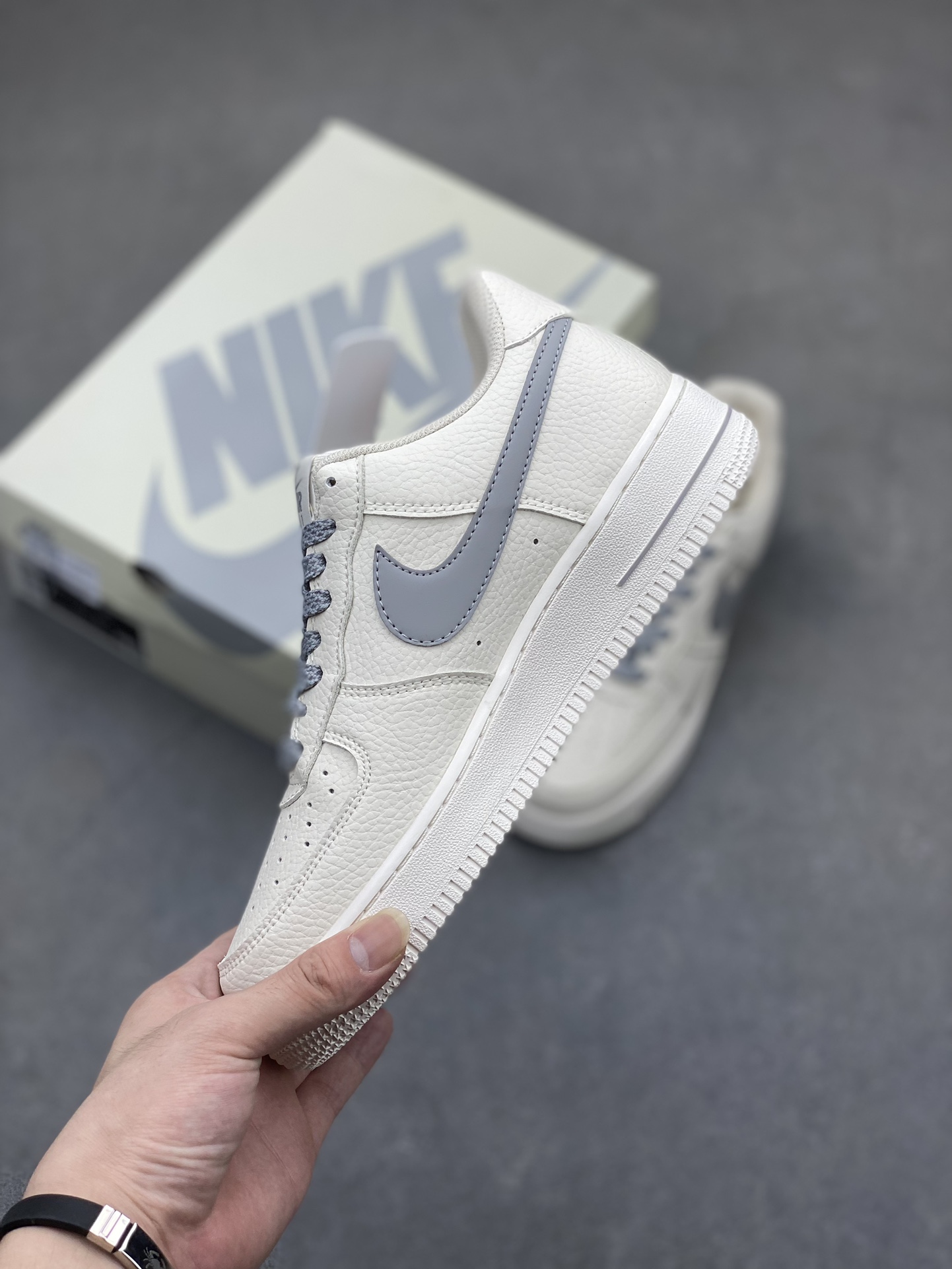 Nike Air Force 1 Low '07 White Grey Starry Sky - Full Palm Honeycomb 4 i1719429582 3691 0