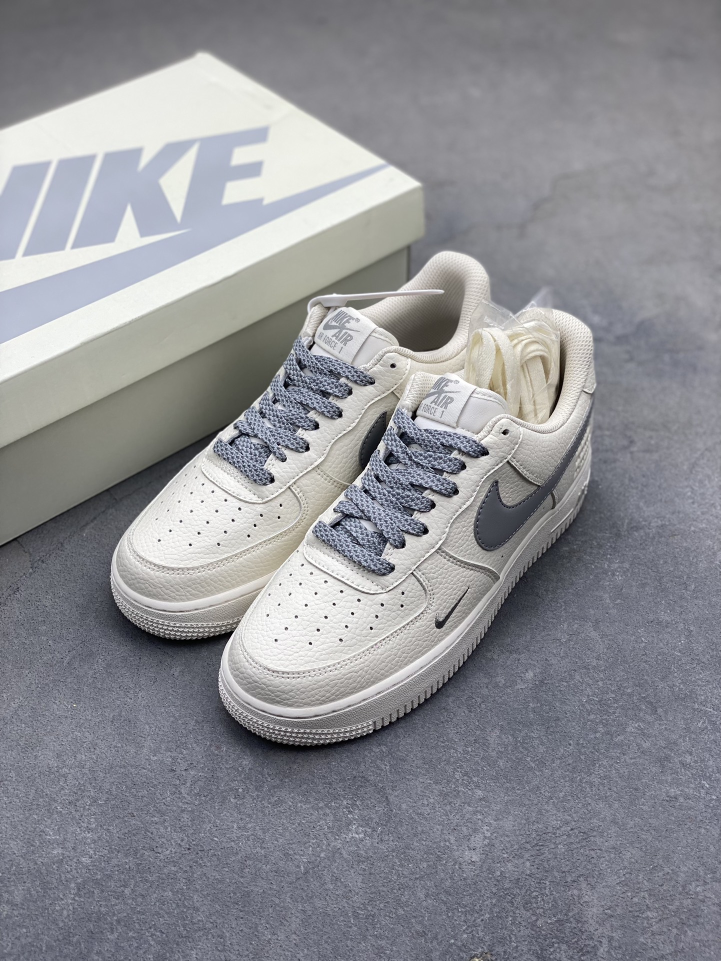 Nike Air Force 1 Low '07 White Grey Starry Sky - Full Palm Honeycomb 9 i1719429582 5765 0